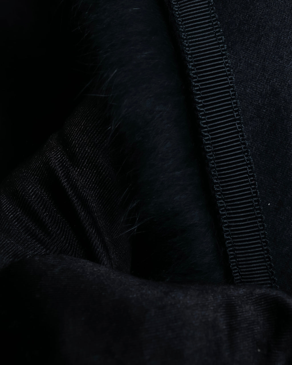 "Alexandar McQueen" Fur trimmed design shaped tailored jacket