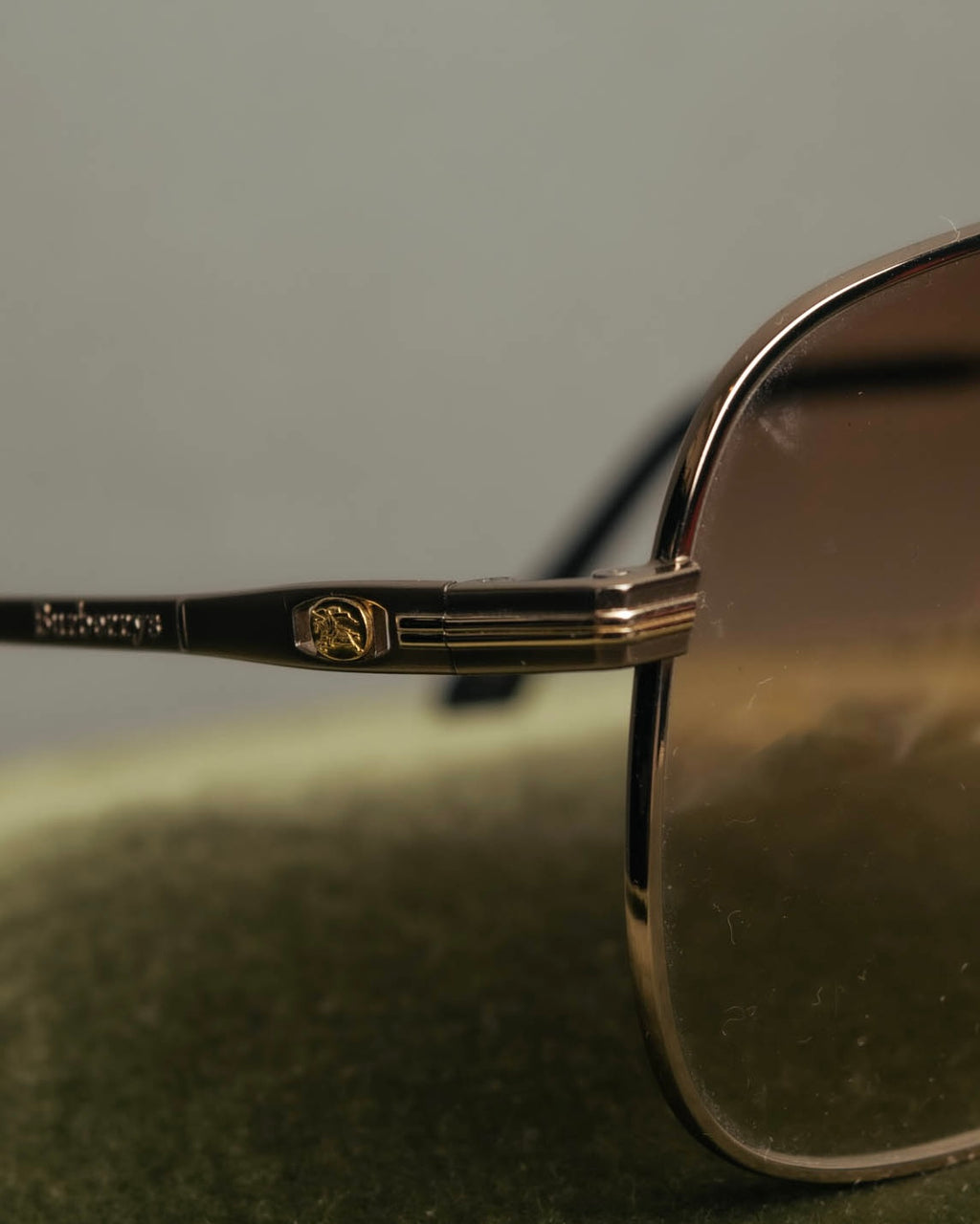 "Burberrys" 90's Classic metal aviator sunglasses