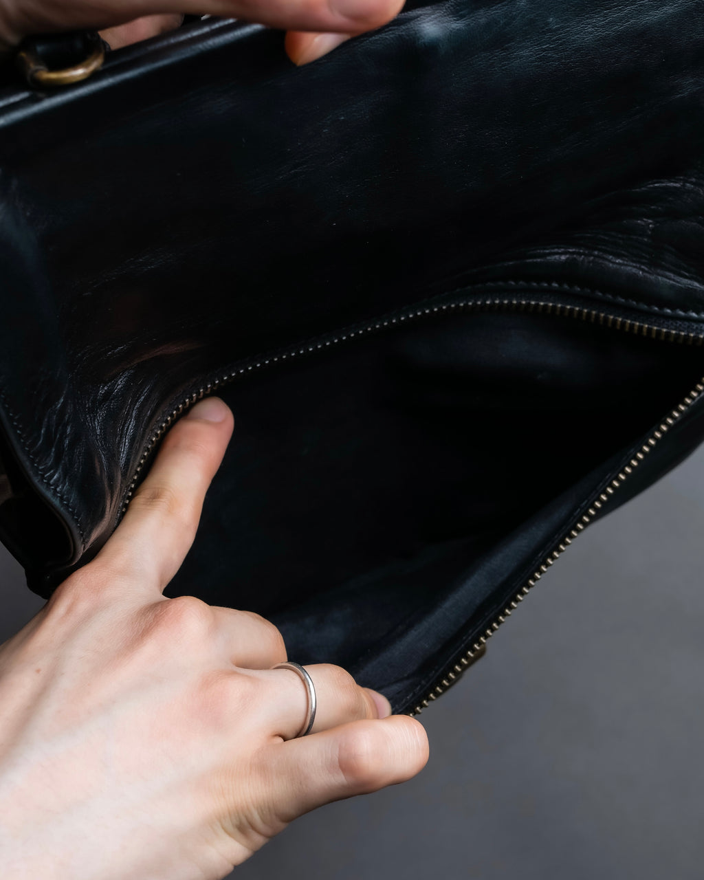 "BALENCIAGA" Buckle belt design one handle bag