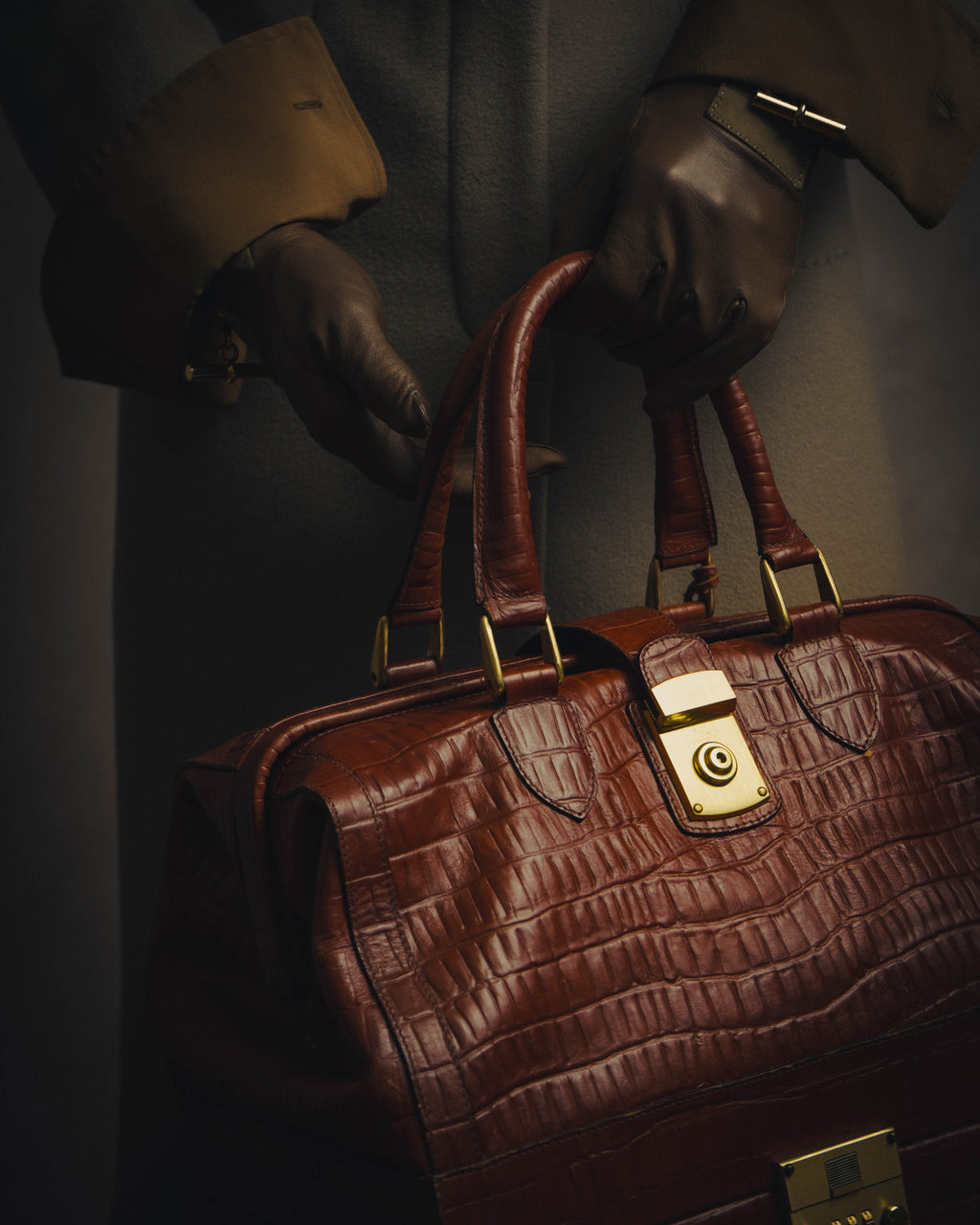 -SPECIAL- “Giorgio Armani” 90’s-00’s Crocodile embossed leather frame bag