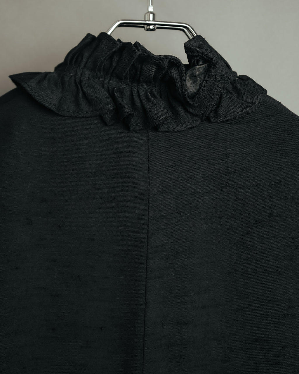 -MOOD Vintage Collections-
80’s-90’s Ruffle detail black long coat