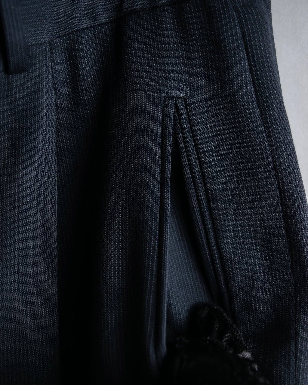 "GIORGIO ARMANI" Beautiful drape navy wool set up