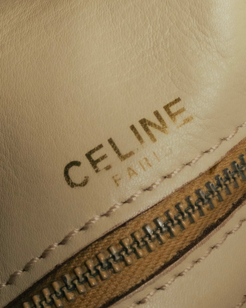 "CELINE" 80's-90's Vintage triangle flap gather leather shoulder bag