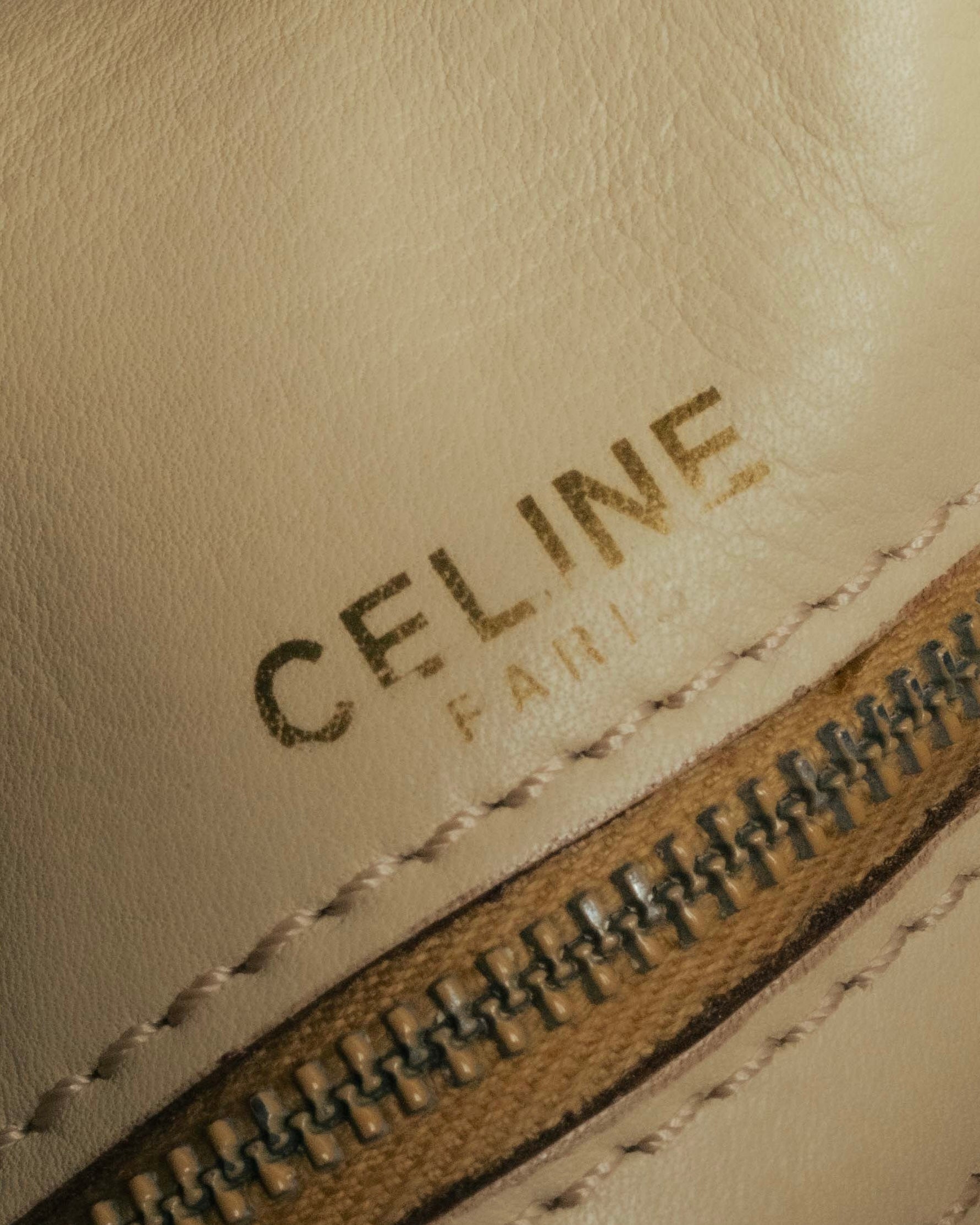 "CELINE" 80's-90's Vintage triangle flap gather leather shoulder bag