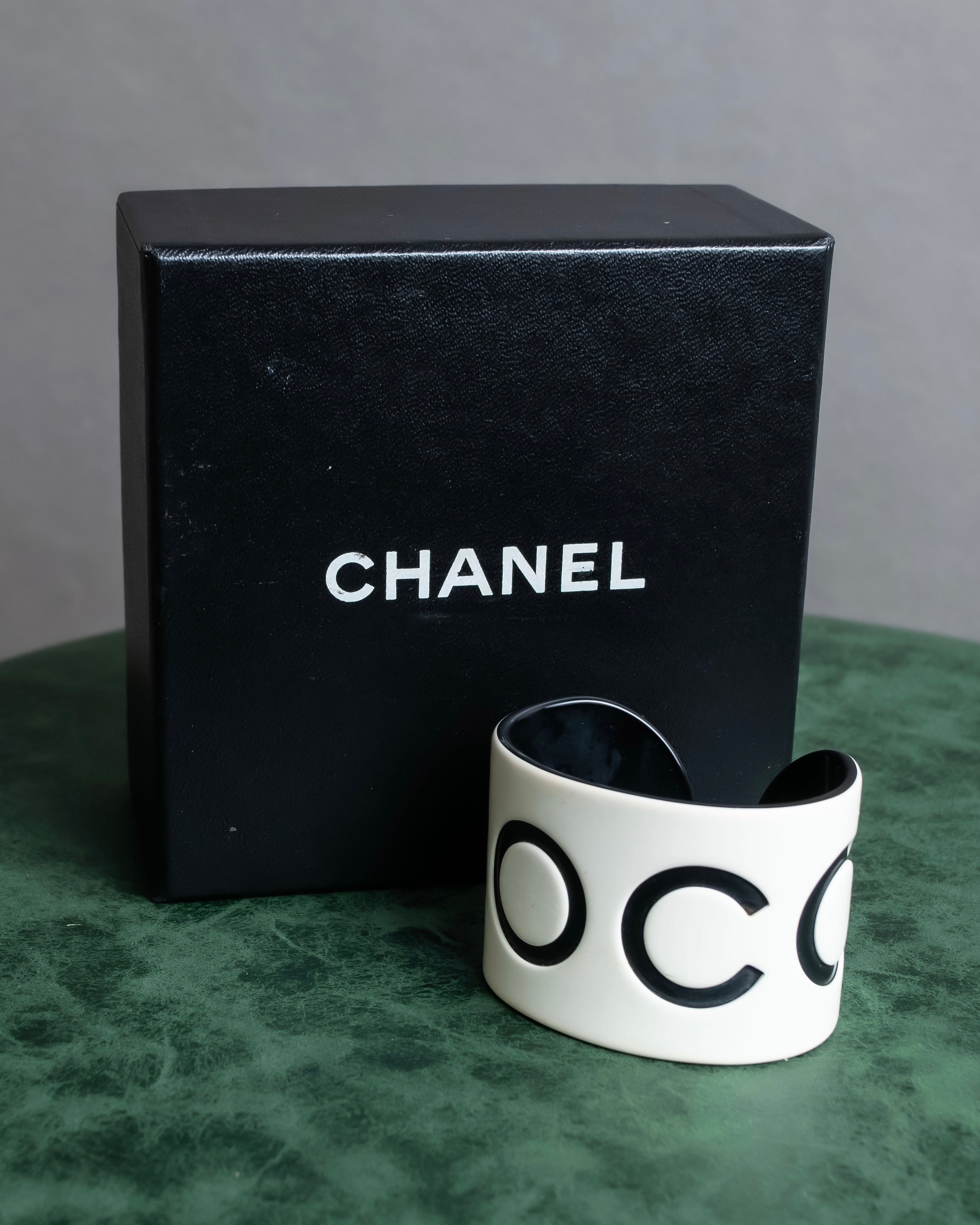 9EM102 CHANEL シャネル バングル ヴィンテージ ココ ストライプ CHANEL (シャネル) ヴィンテージ デカココ 5連ココマーク