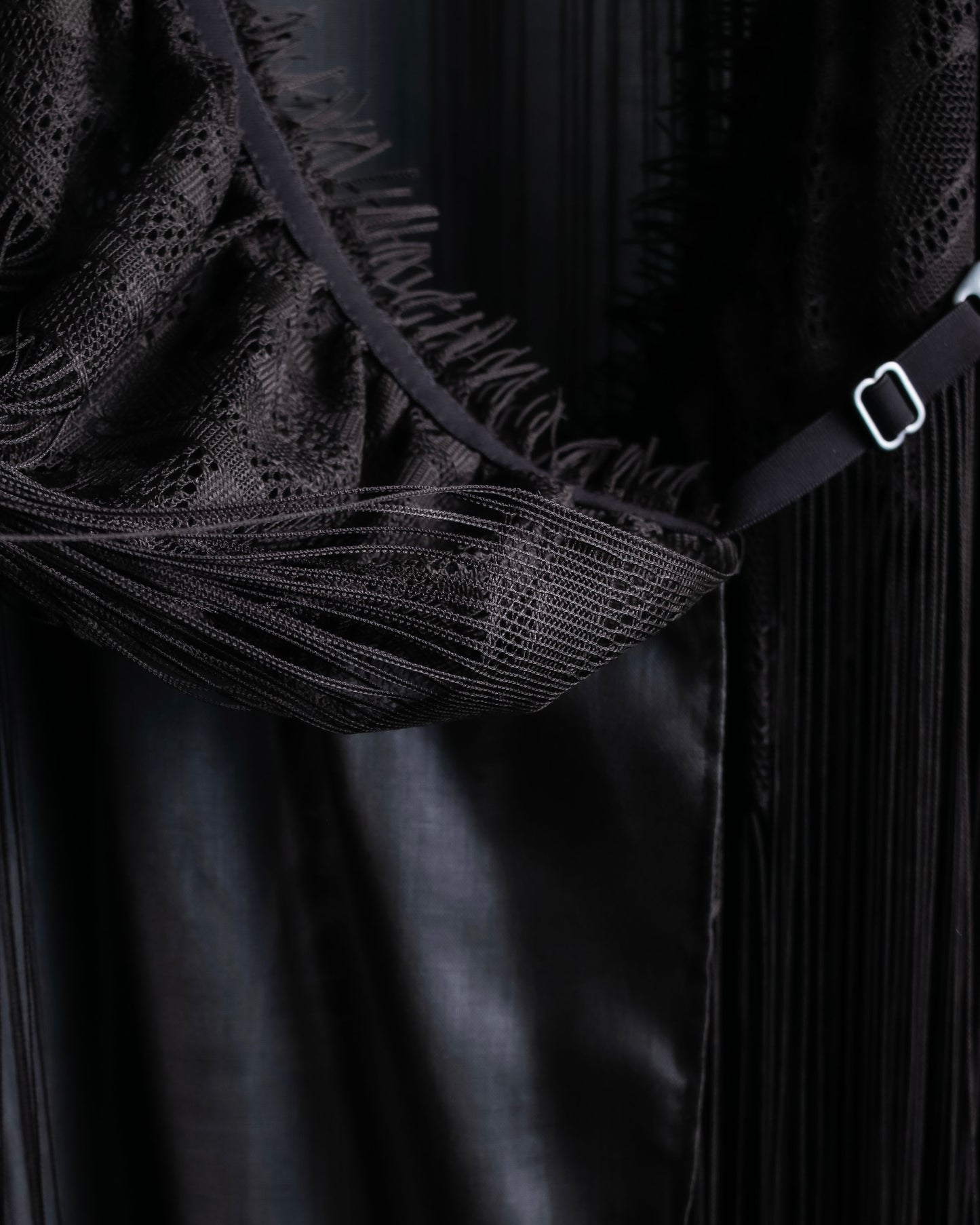 "ISSEY MIYAKE" Fringe design embroidered jacket