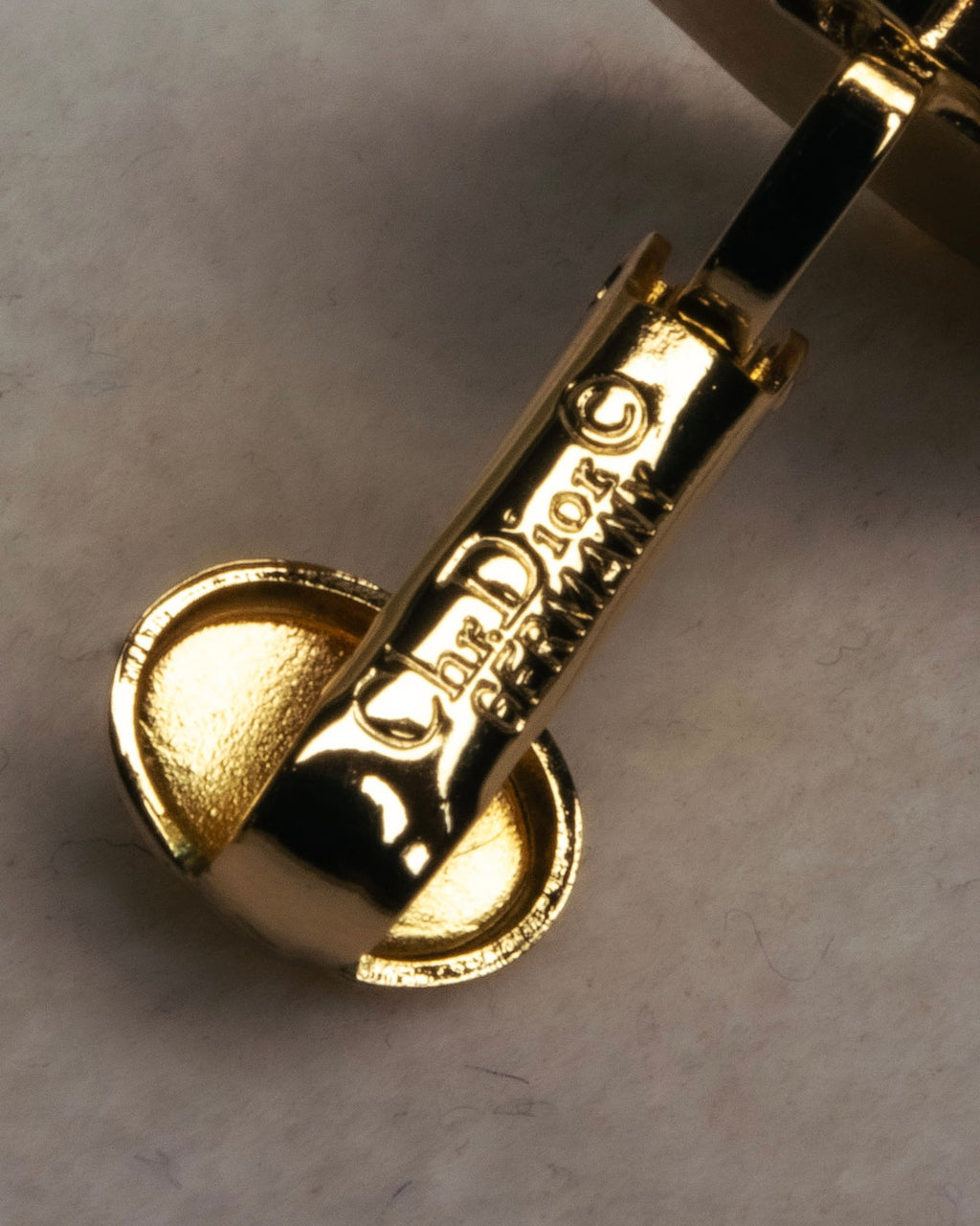 “Christian Dior” 80’s-90’s Laurel rope motif D logo earrings