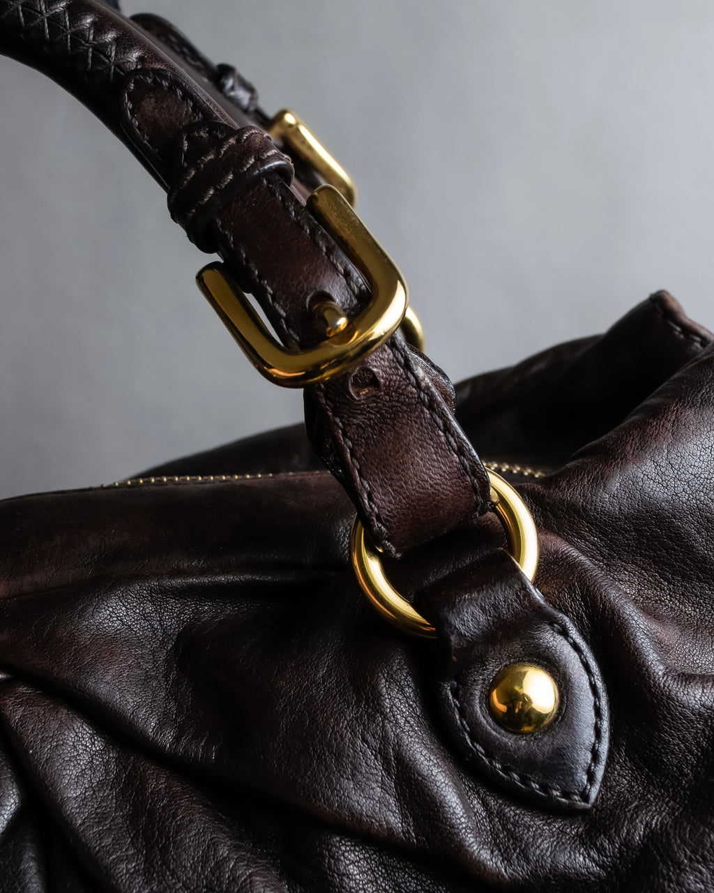 "MIU MIU" Tuck pleat design leather hand bag