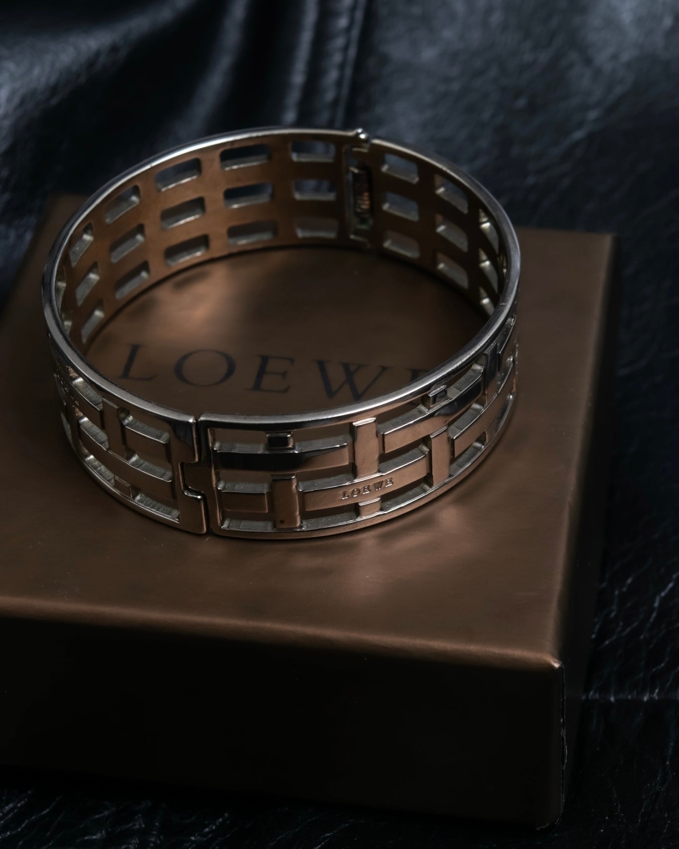 "LOEWE" plaid silver bangle