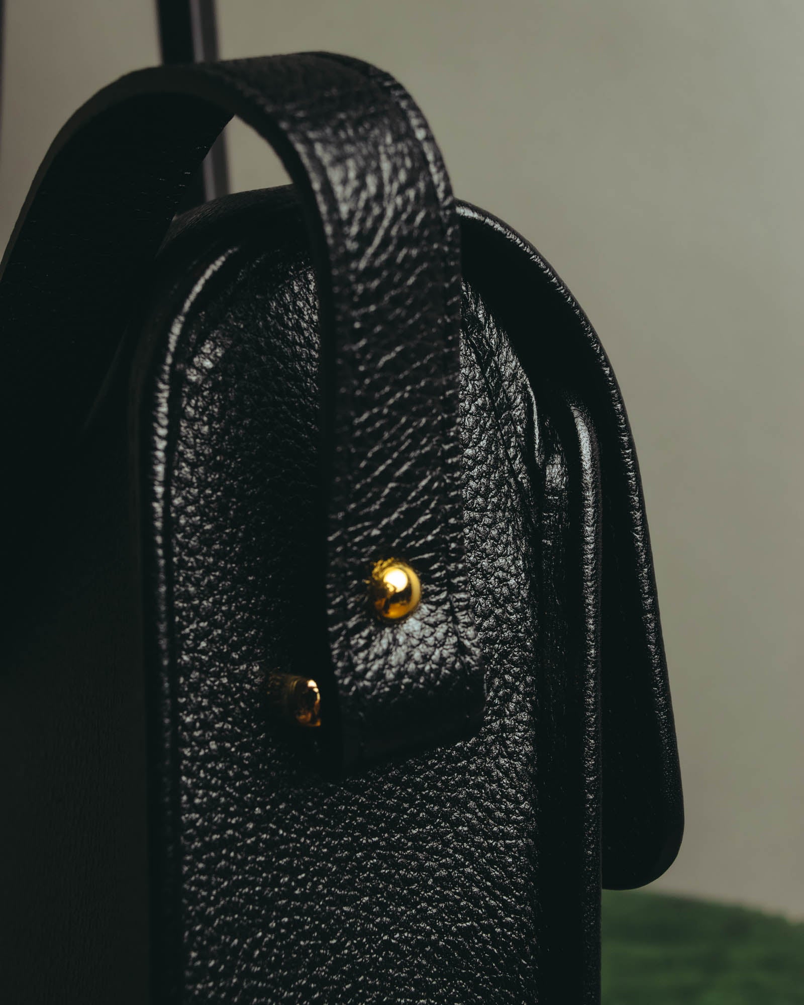 “Yves Saint Laurent” 90’s-00’s Cassandra logo one shoulder leather bag