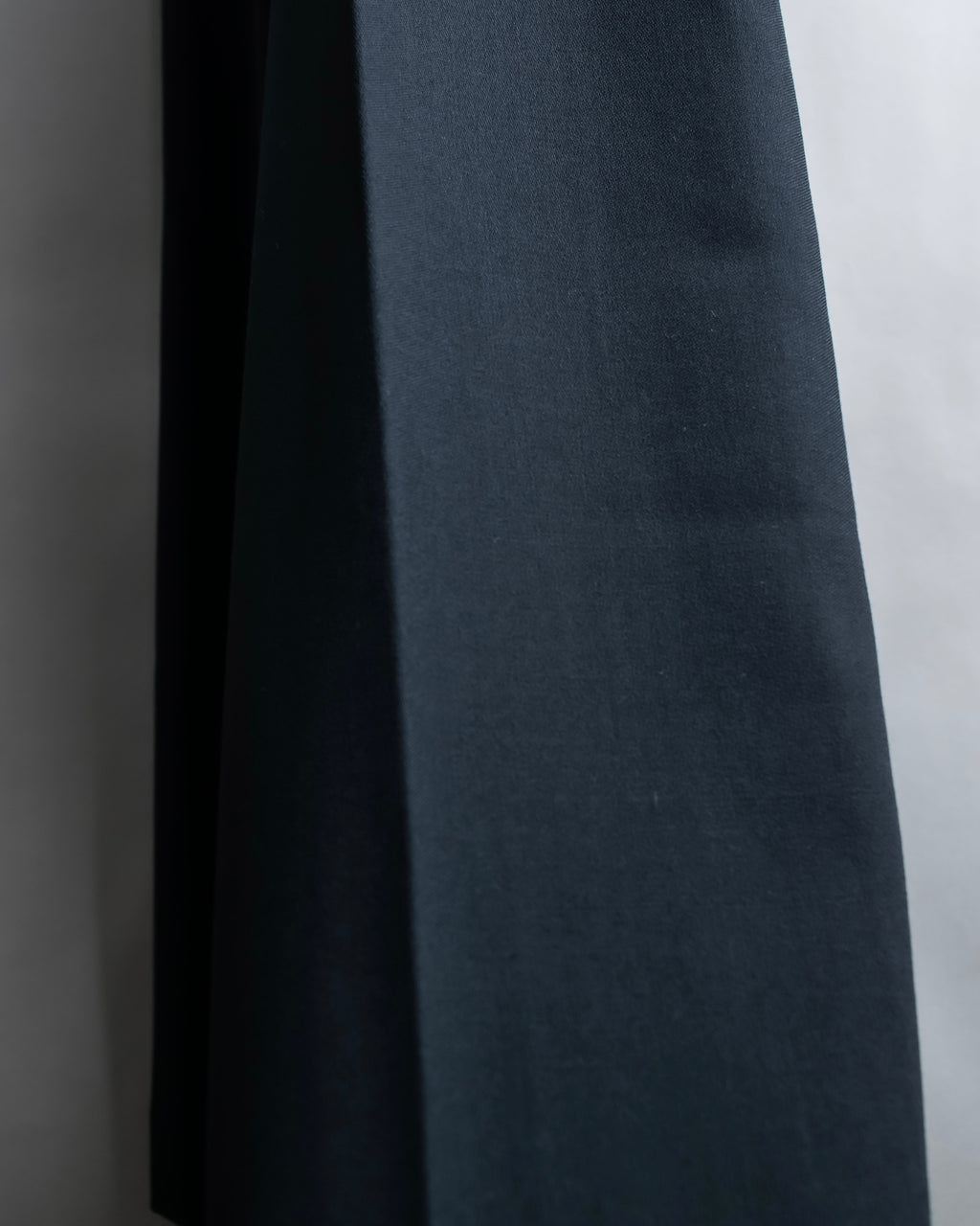 "CHANEL" 100% wool belted wide straight slacks