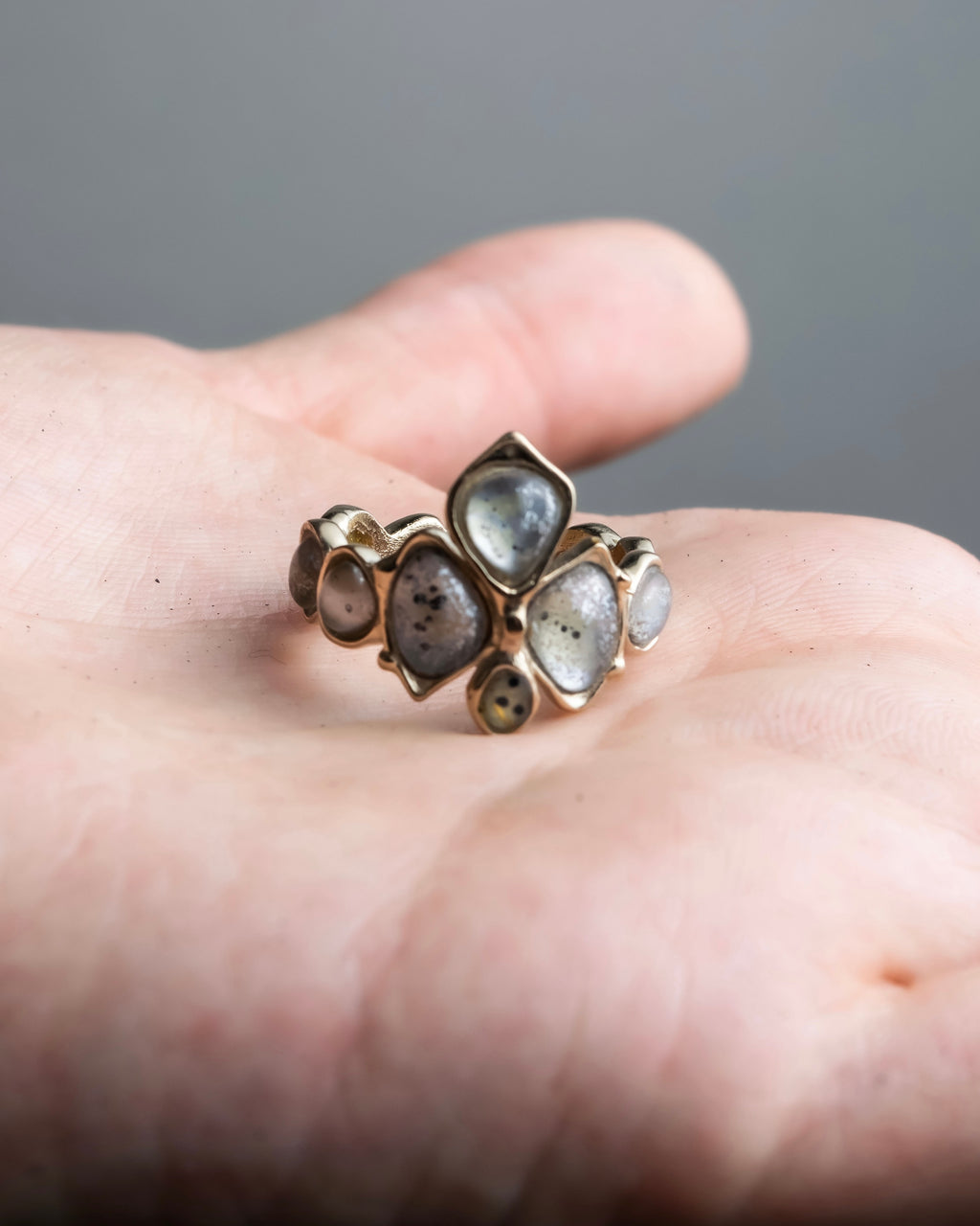 "CHANEL" Mysterious details stone ring