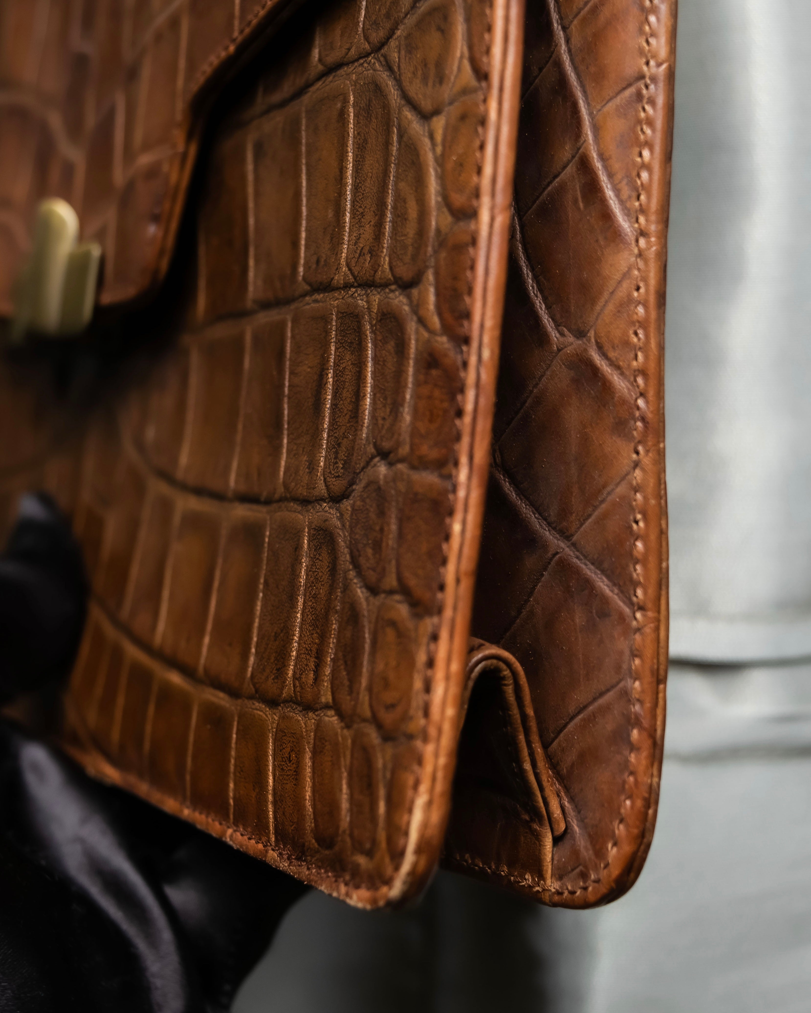 "GIORGIO ARMANI" crocodile leather box shoulder bag