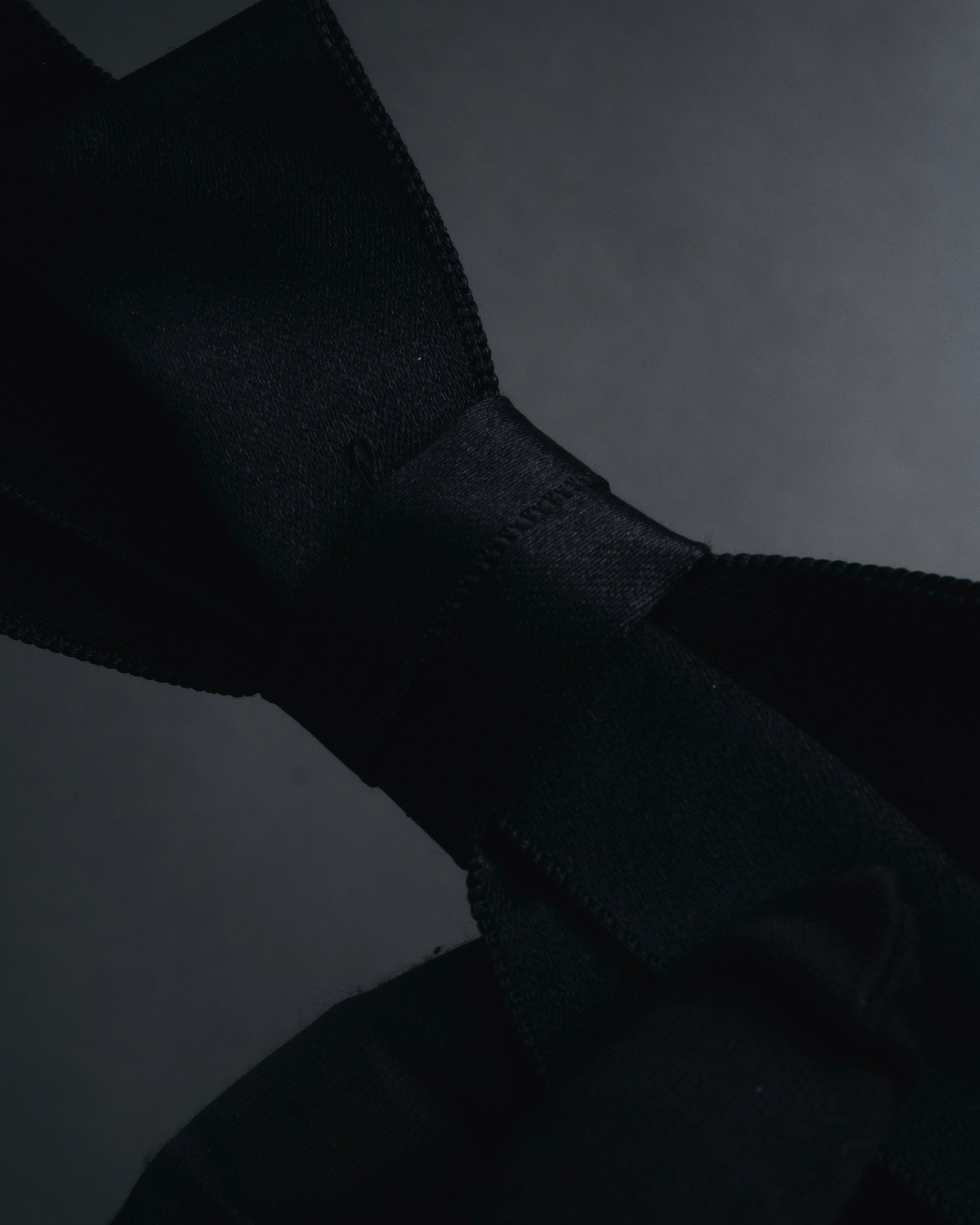 "CHANEL" 90’s black satin and grosgrain ribbon brooch