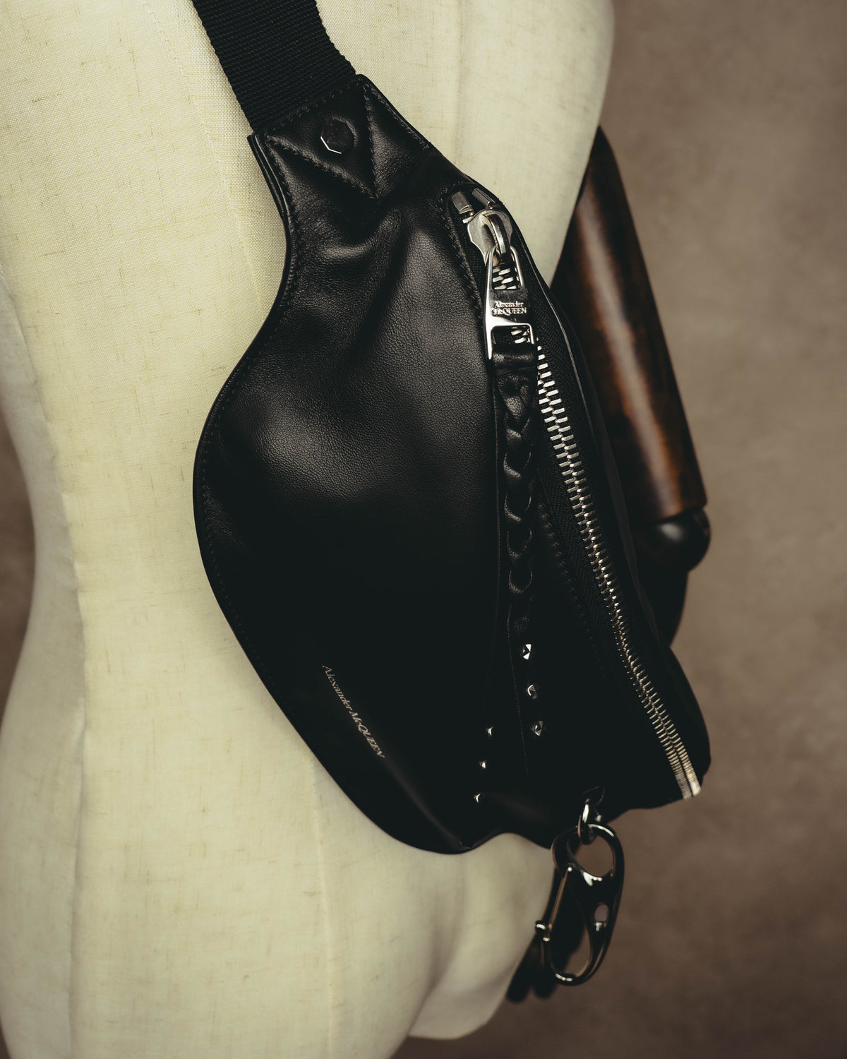 "Alexander McQueen" 10's Edgy leather belt bag
