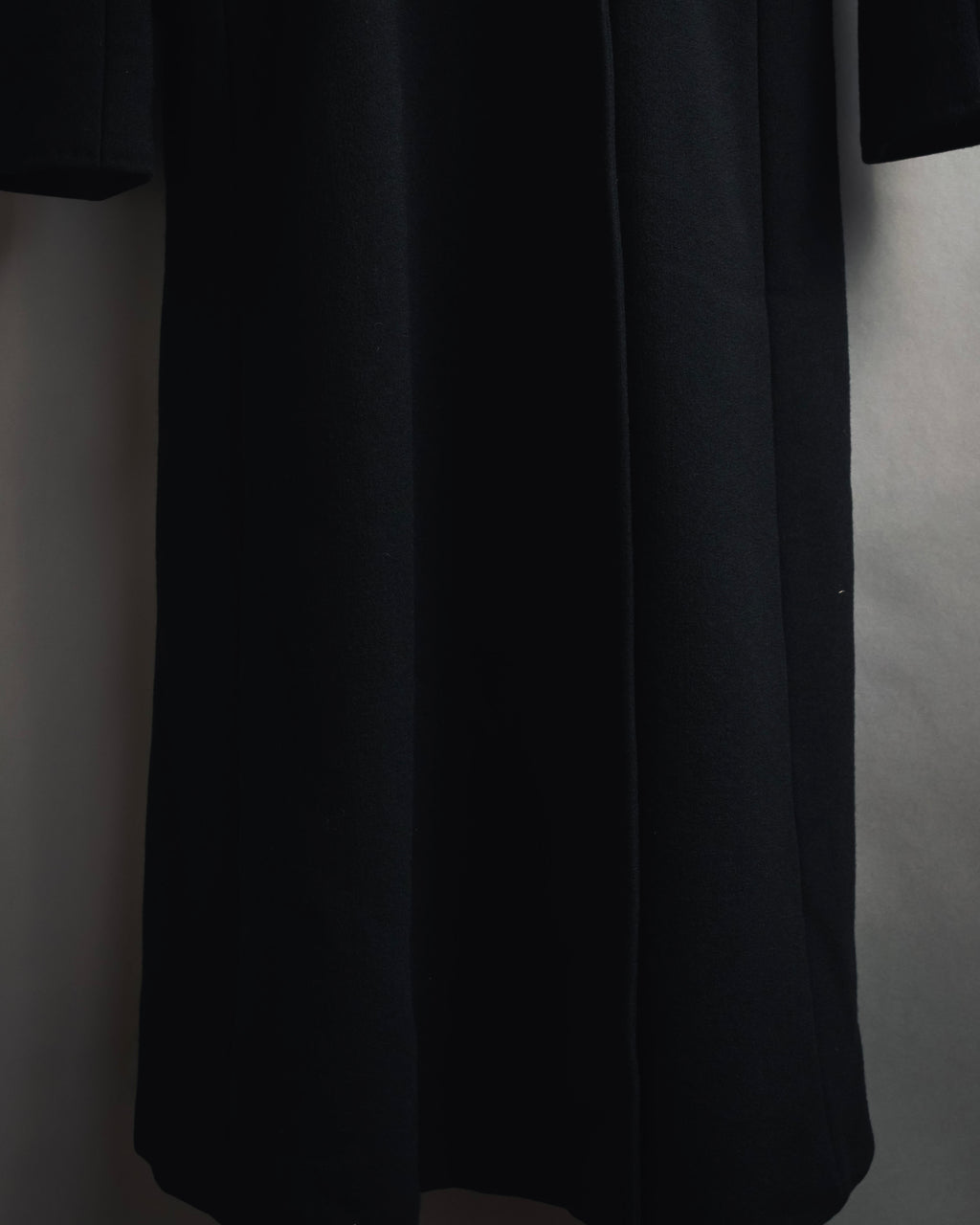 -SPECIAL- "Max Mara"
90’s Detachable fur collar virgin wool long coat