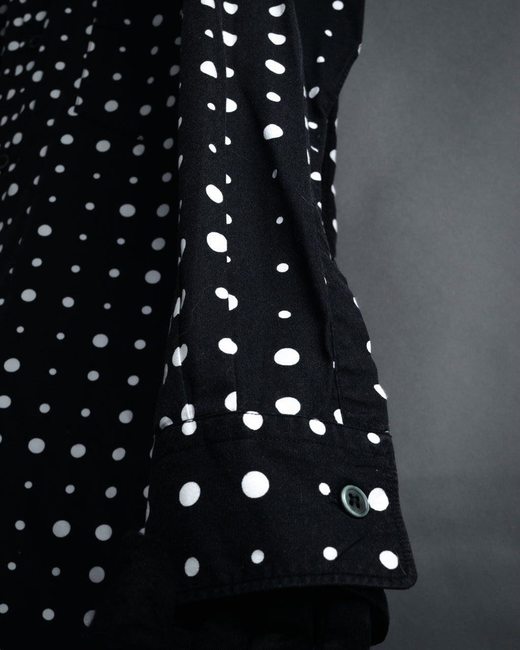 “COMME des GARÇONS” 2010SS Graphic polka dot cotton shirt