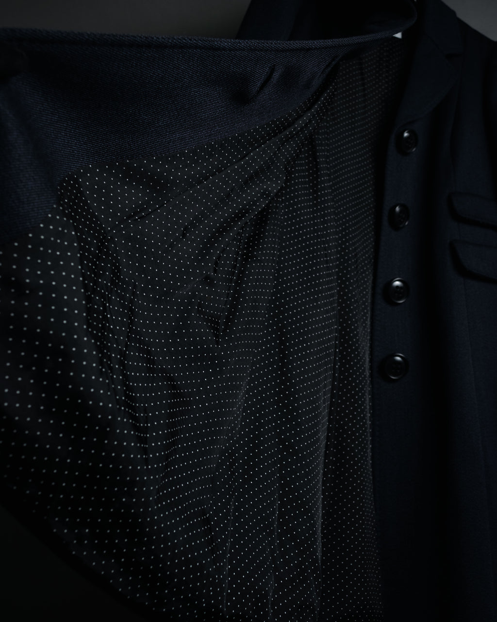 “MOSCHINO CHEAPANDCHIC”
00’s-10’s Tailored wool coat with double flap pockets