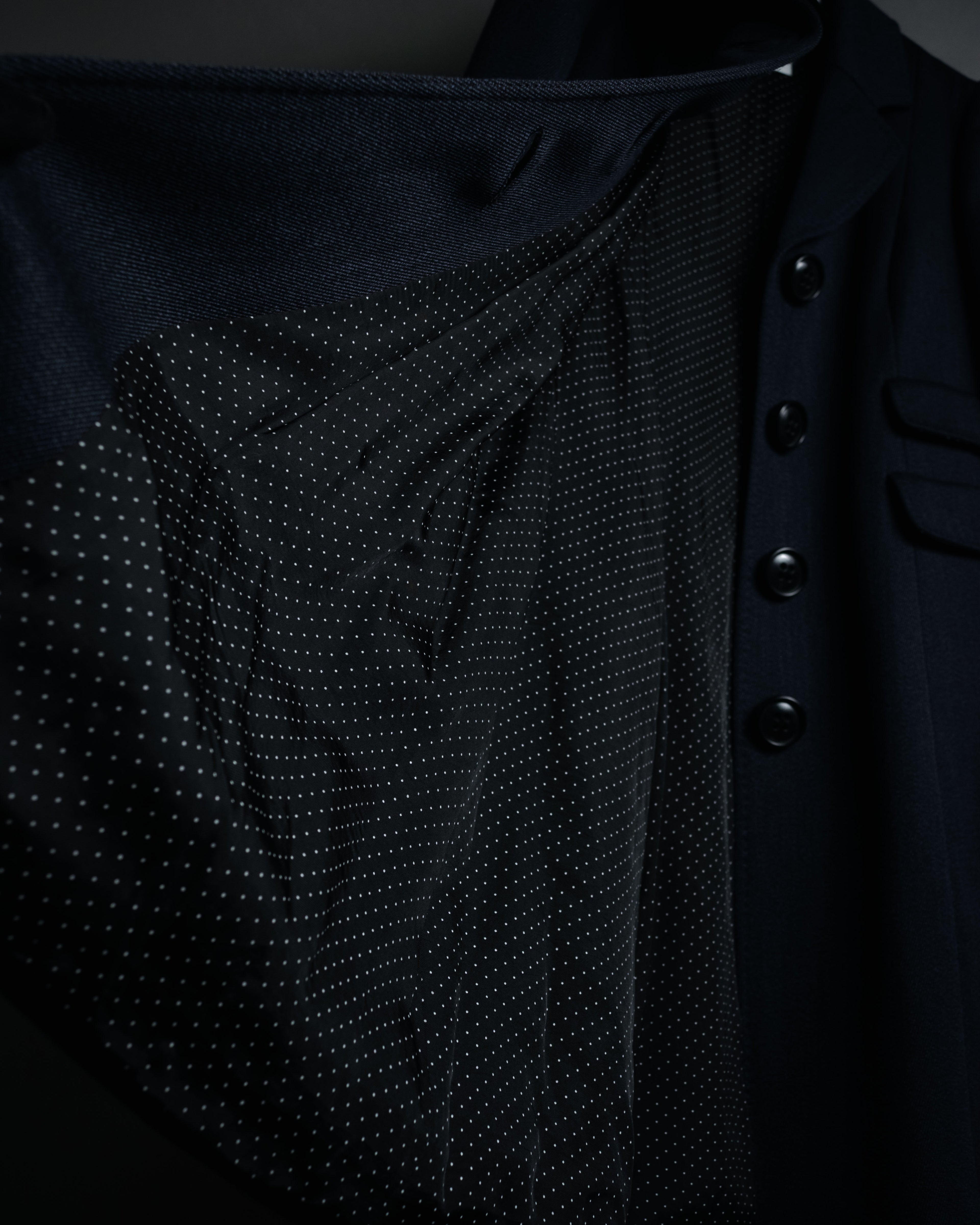 “MOSCHINO CHEAPANDCHIC”
00’s-10’s Tailored wool coat with double flap pockets