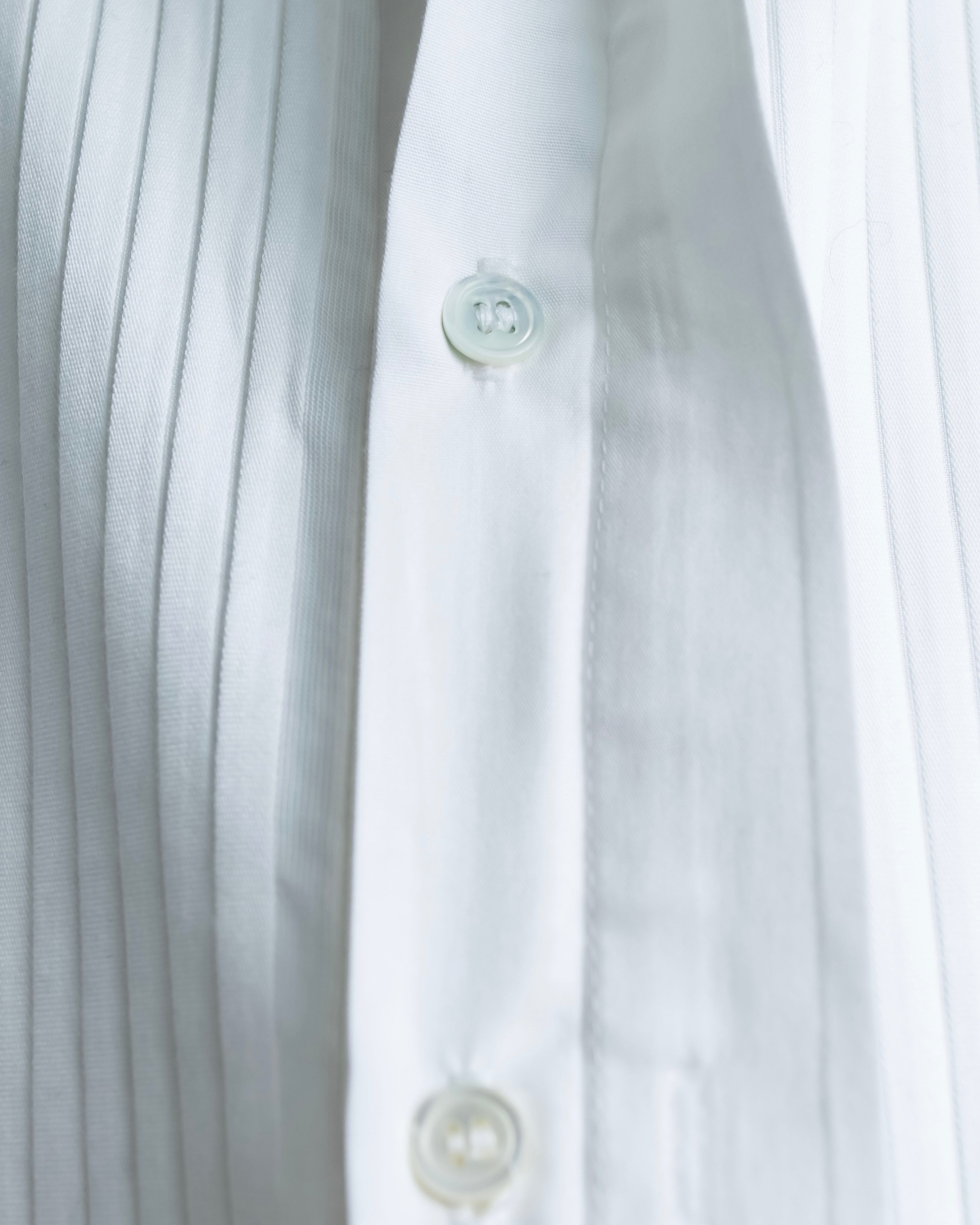 "Bruno Pieters." 2-way collar design stand-up collar dress shirt