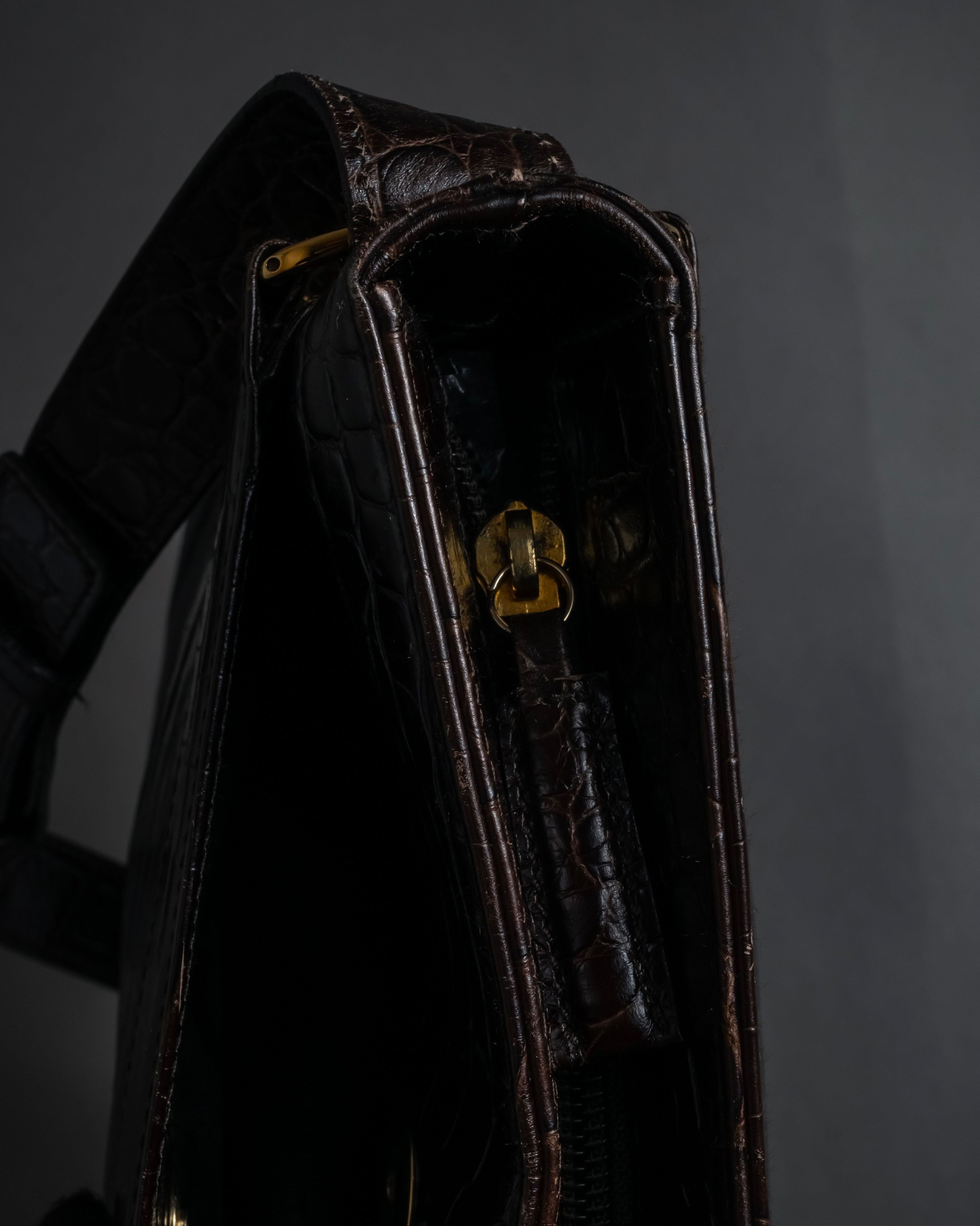 "Salvatore Ferragamo" 90’s crocodile embossed vara shoulder bag