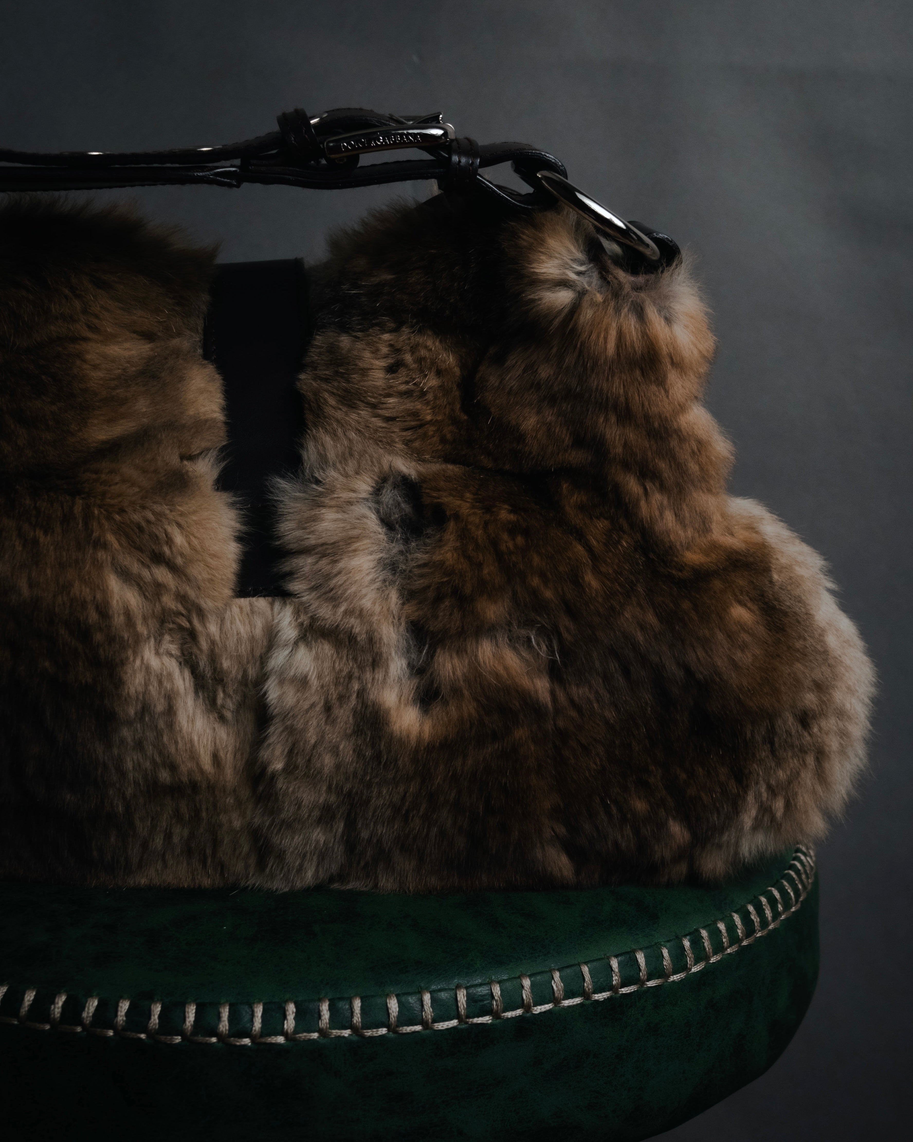 "DOLCE&GABBANA" 00’s-10’s Fur shoulder bag with logo hardware