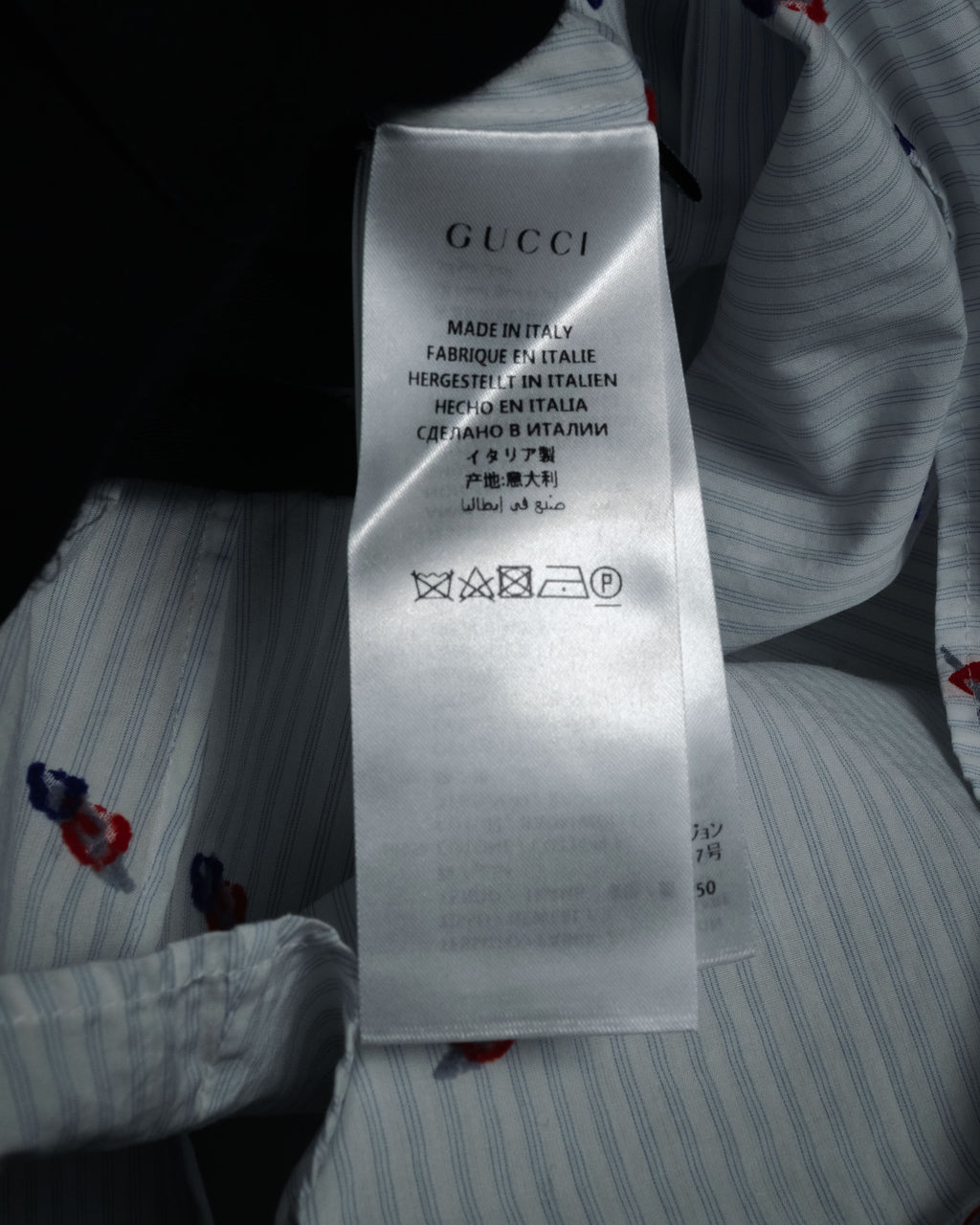 “GUCCI” 2017 heart and dagger embroidered bow tie shirt