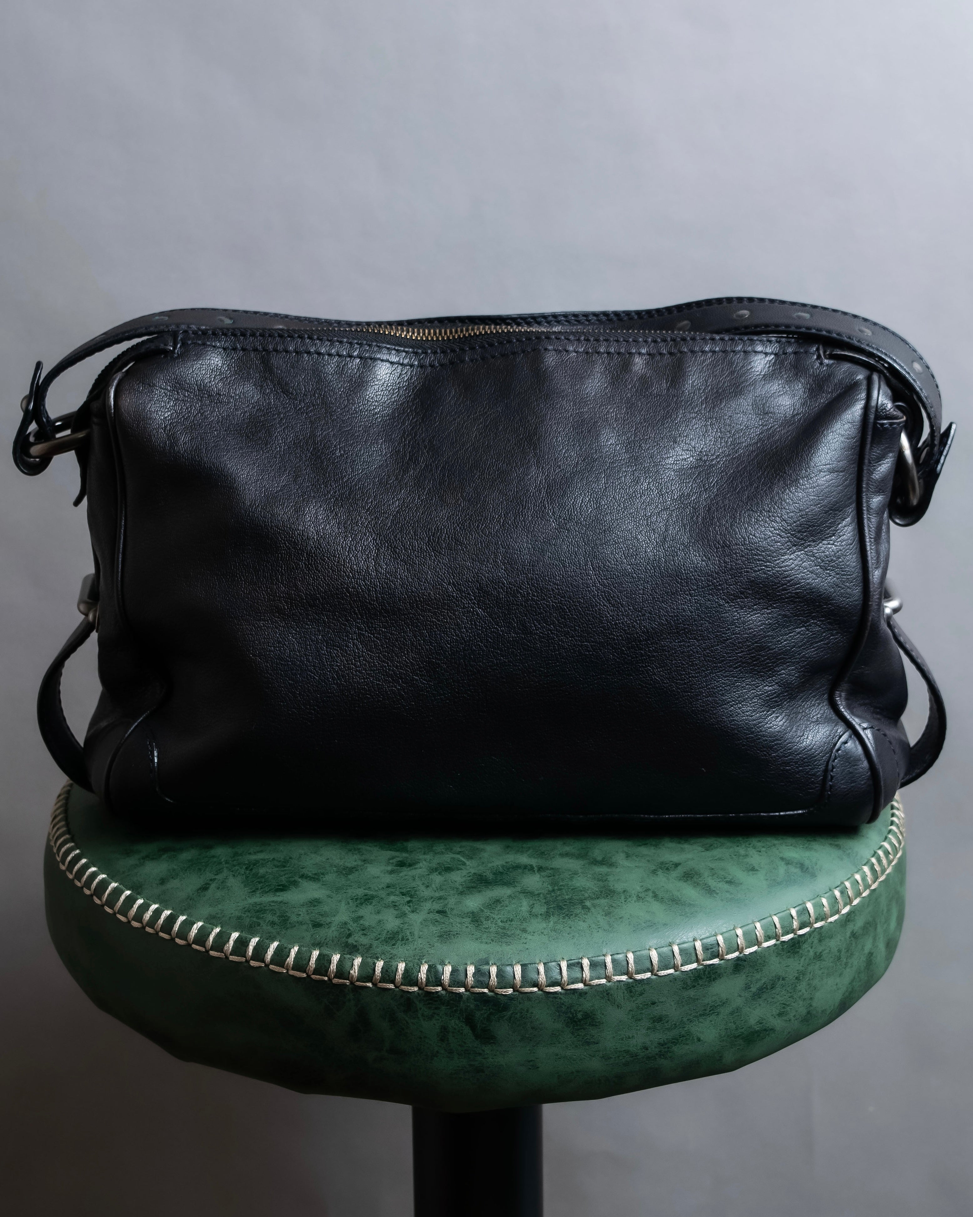 "CELINE" Metal parts design horizontal leather one-shoulder bag