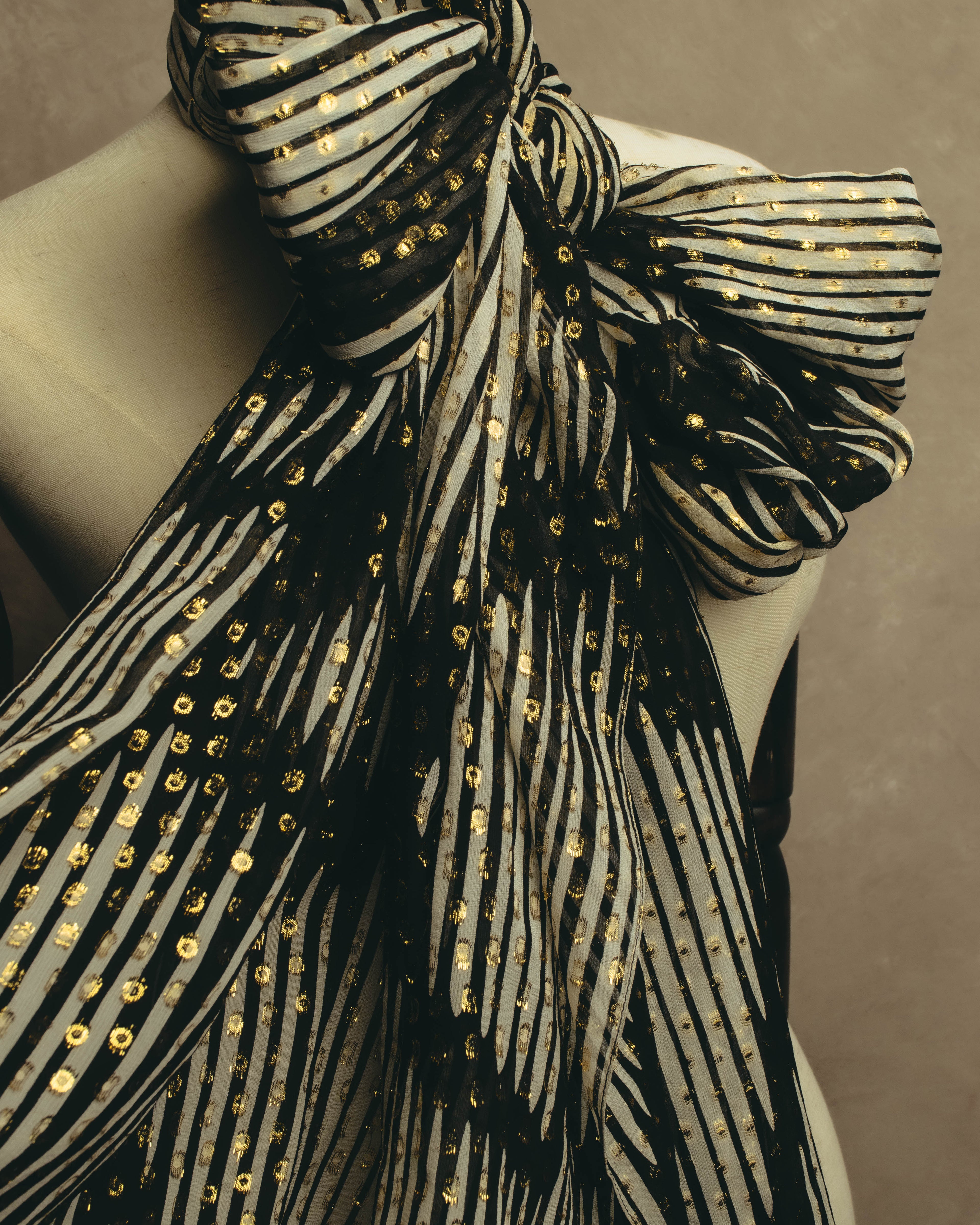 -SPECIAL- “GUCCI” 00’s-10’s Metallic printed sheer stole