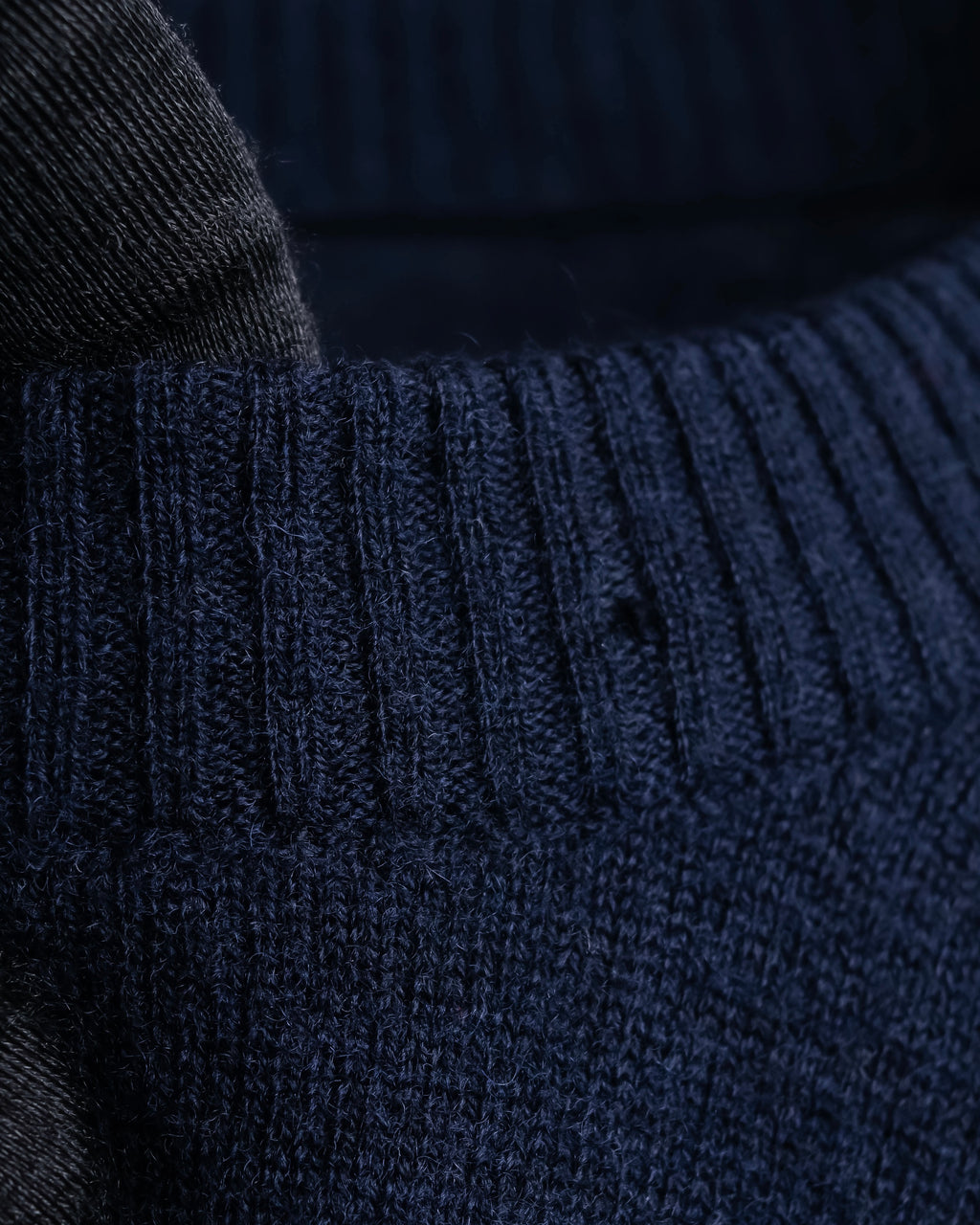 "MAISON MARGIELA" 16AW elbow patch design navy color knit