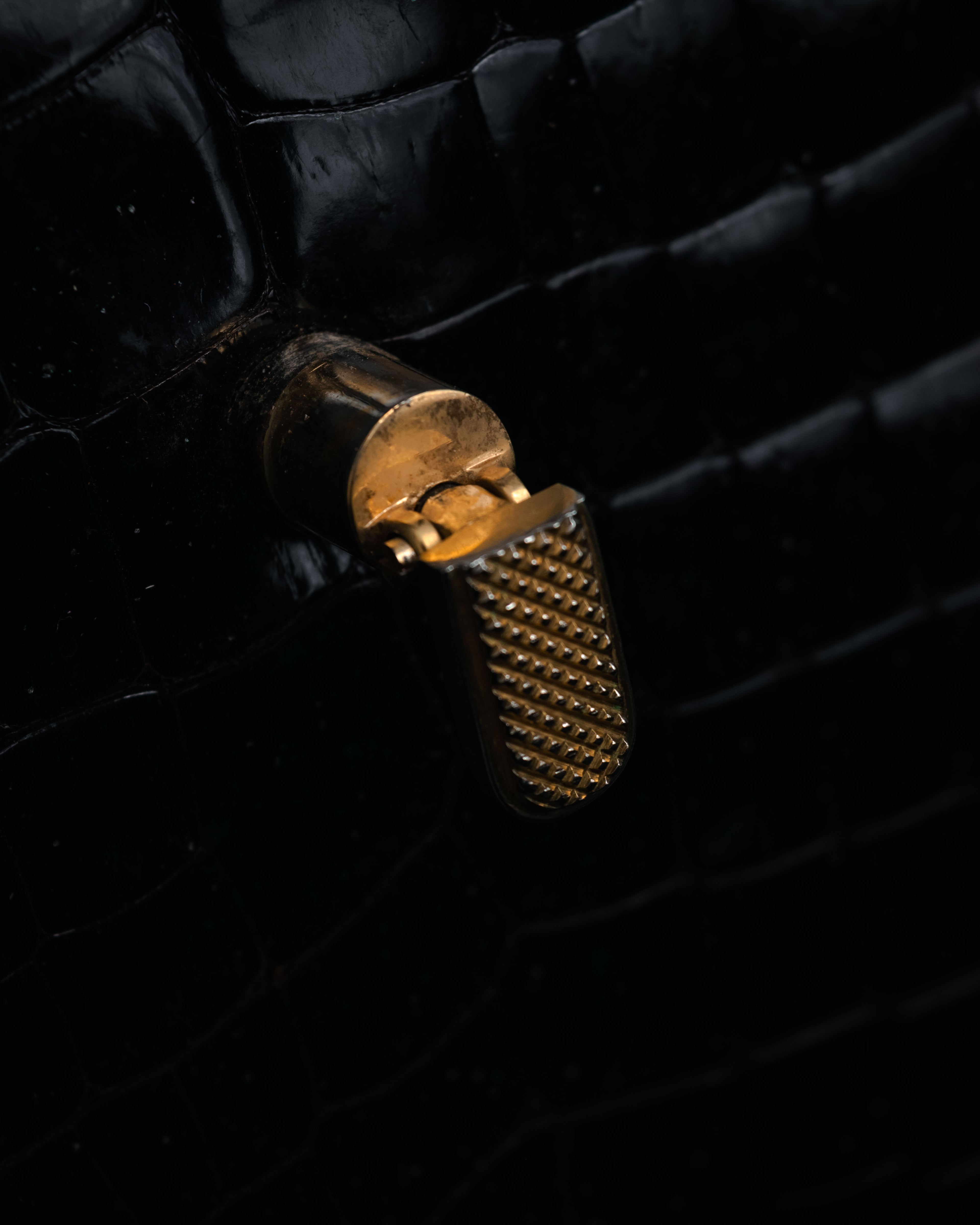 –SPECIAL– “GUCCI” 50’s-60’s Crocodile leather top handle bag