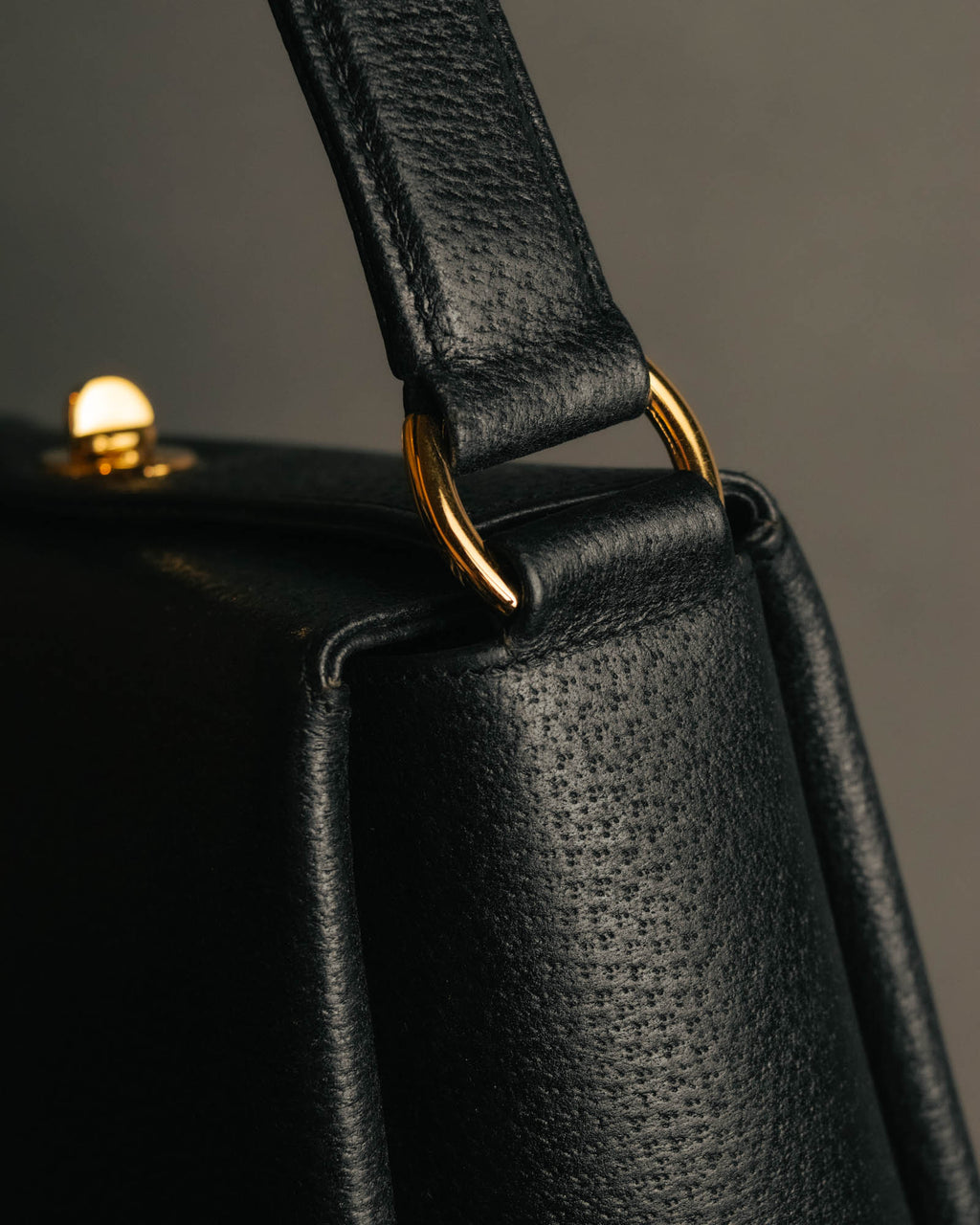 -SPECIAL- “GUCCI” 70’s-80’s Pigskin leather turn lock handbag