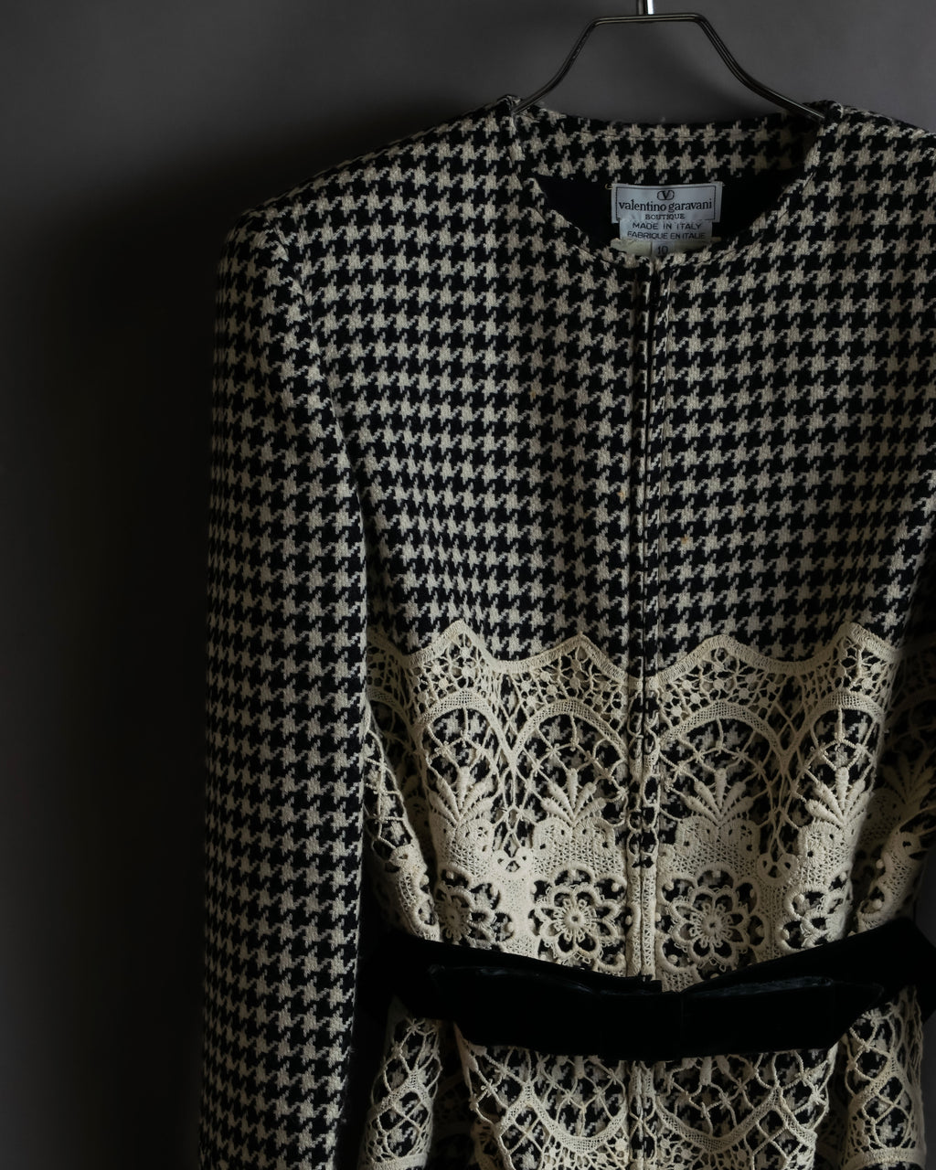 "Valentino Garavani" Houndstooth pattern lace velvet design set up