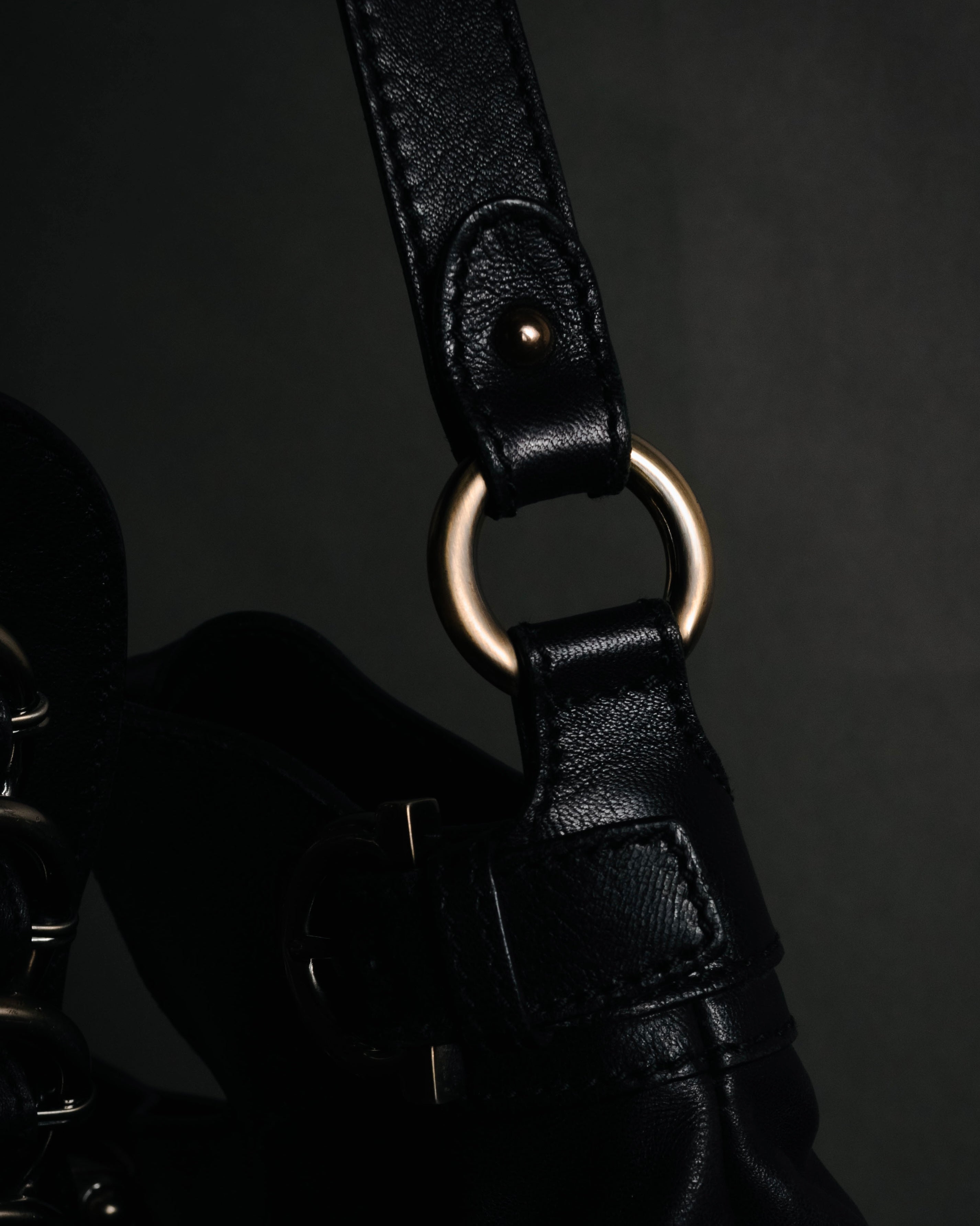 –SPECIAL– "Salvatore Ferragamo"
00’s Gancini ring-gathered nappa 2way bag