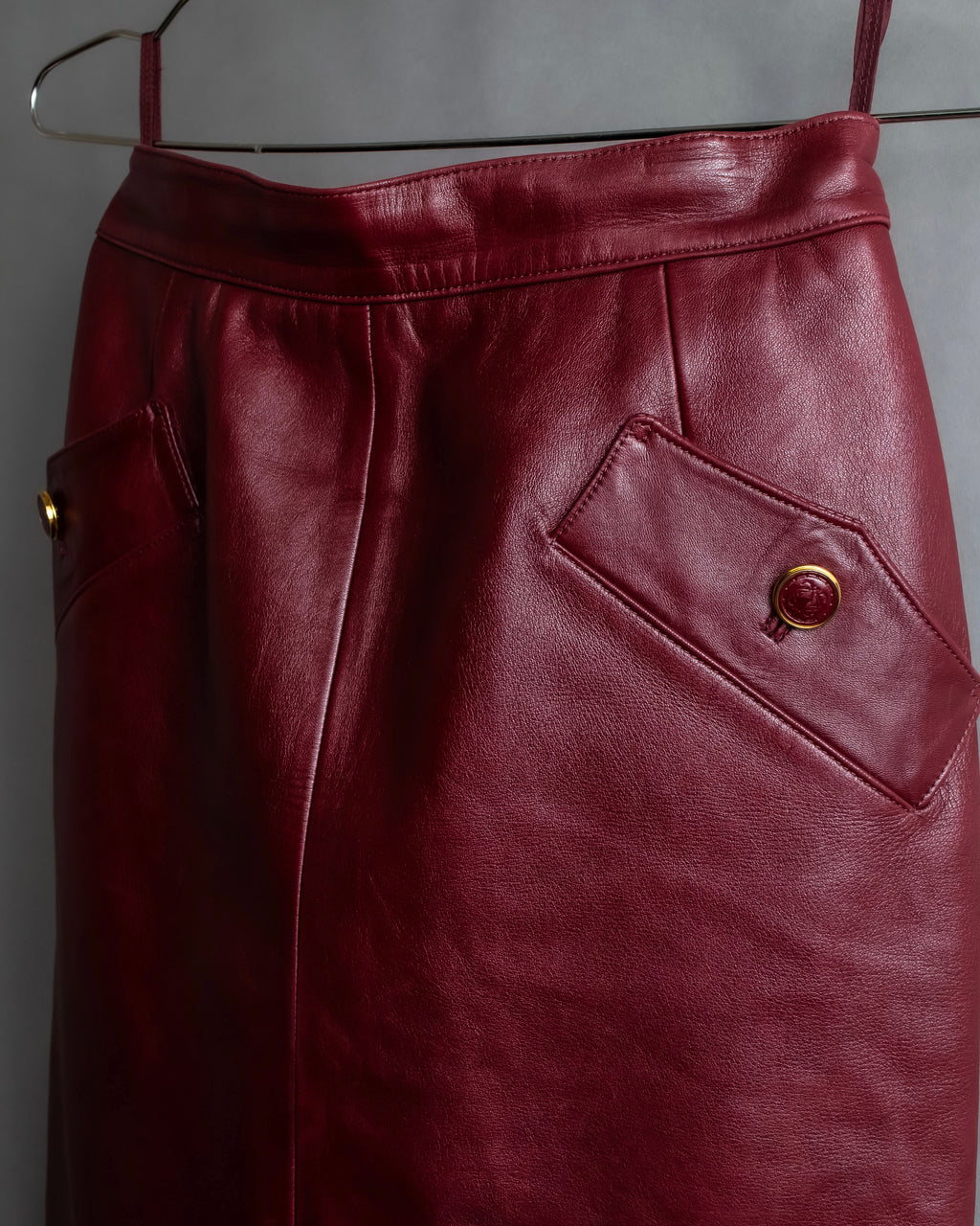 "LOEWE" Burgundy leather front button middle skirt
