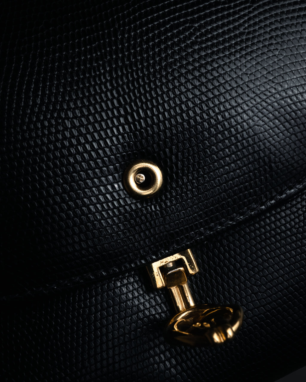 –SPECIAL– “GUCCI” 80’s crest chain shoulder bag