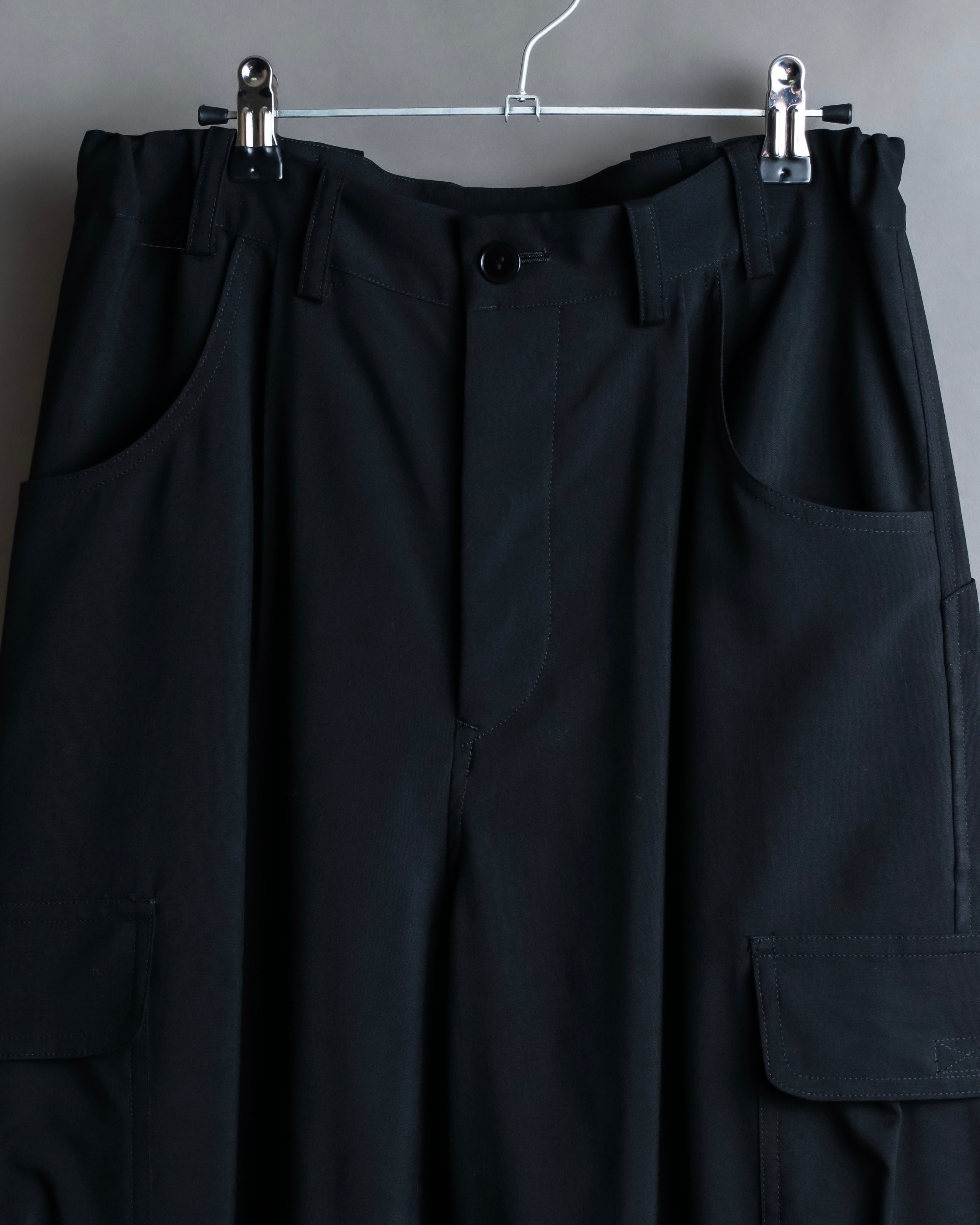 "Y's" Cargo pocket design sarouel silhouette, wool slacks