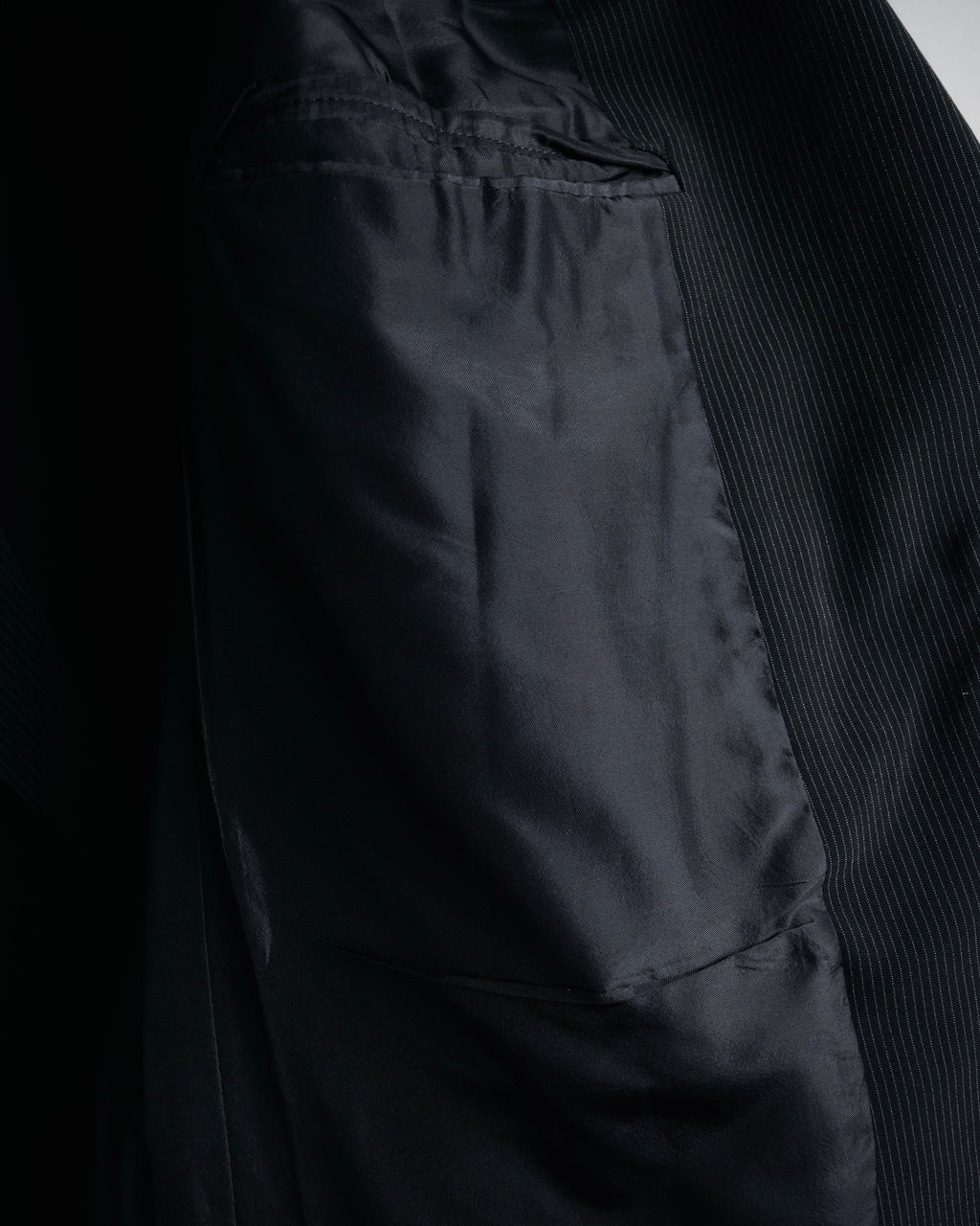 "GIORGIO ARMANI" 08’s-09’s Sharp pinstripe wool two button suit set