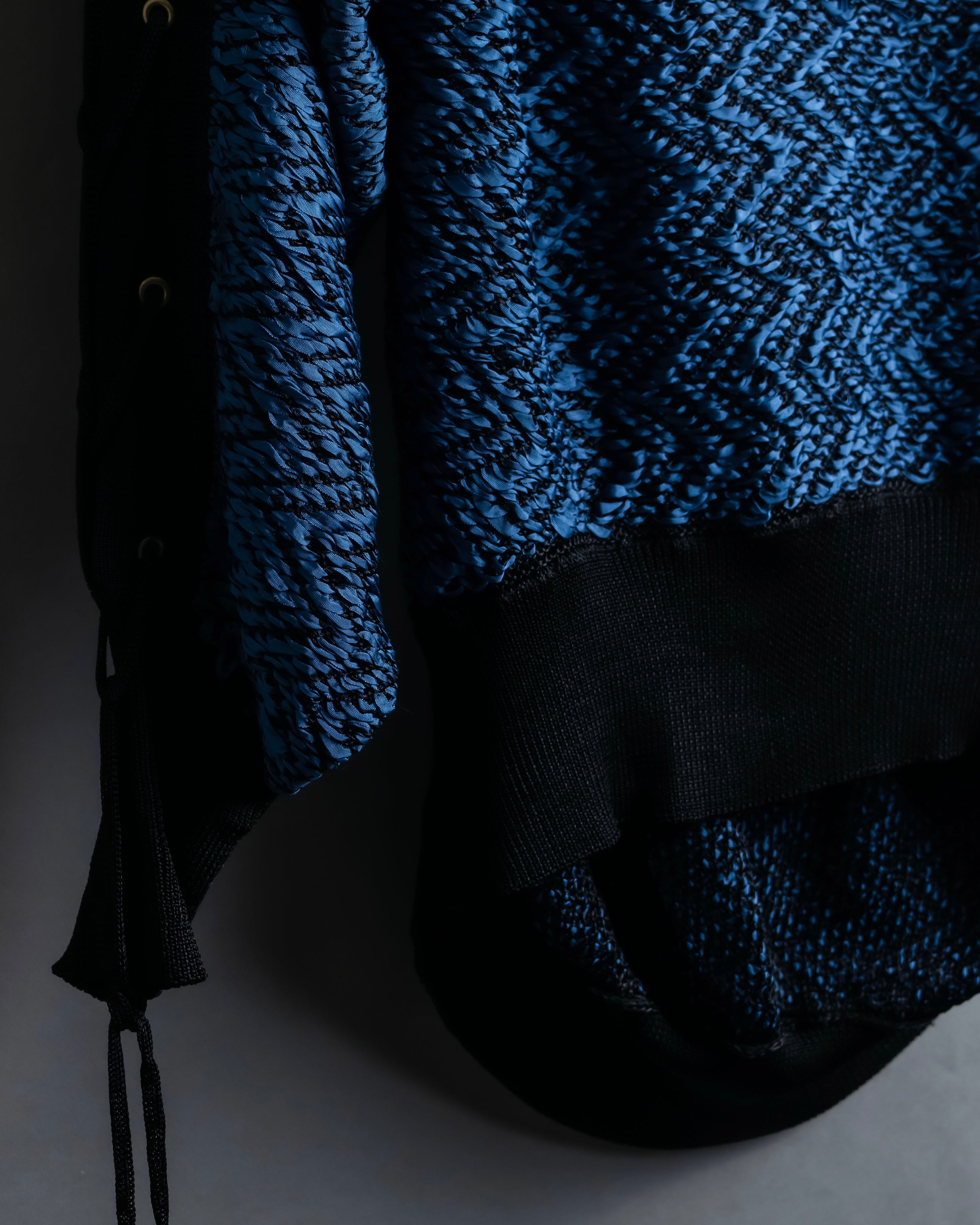 "TOGA ARCHIVES" String design mesh switching melange knit