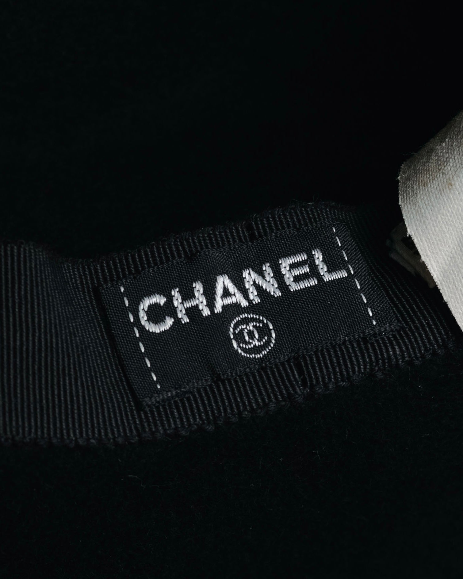 –SPECIAL– "CHANEL" 80’s fur felt velour boater hat