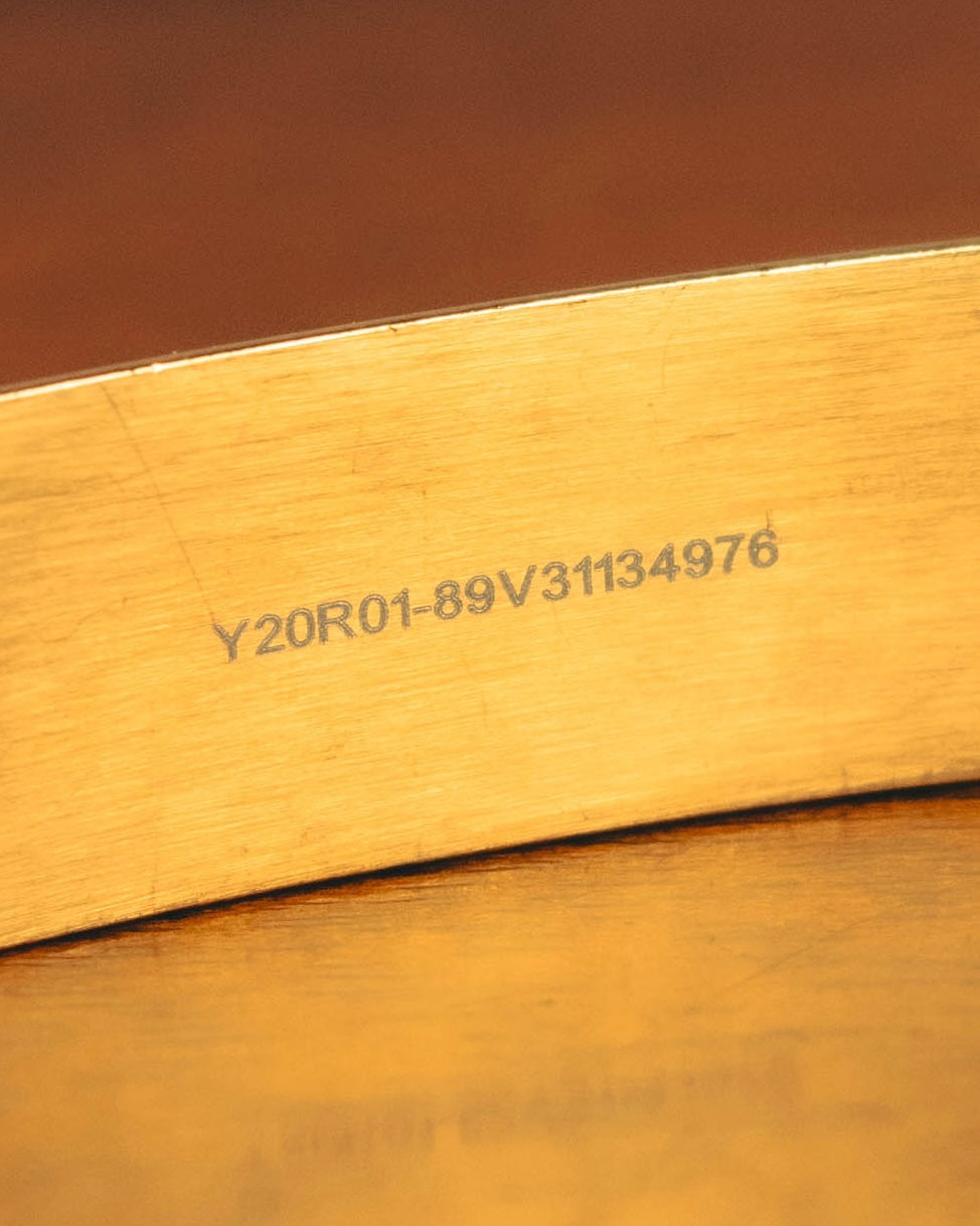 "Daniel Wellington" 20's Sleek gold cuff bracelet