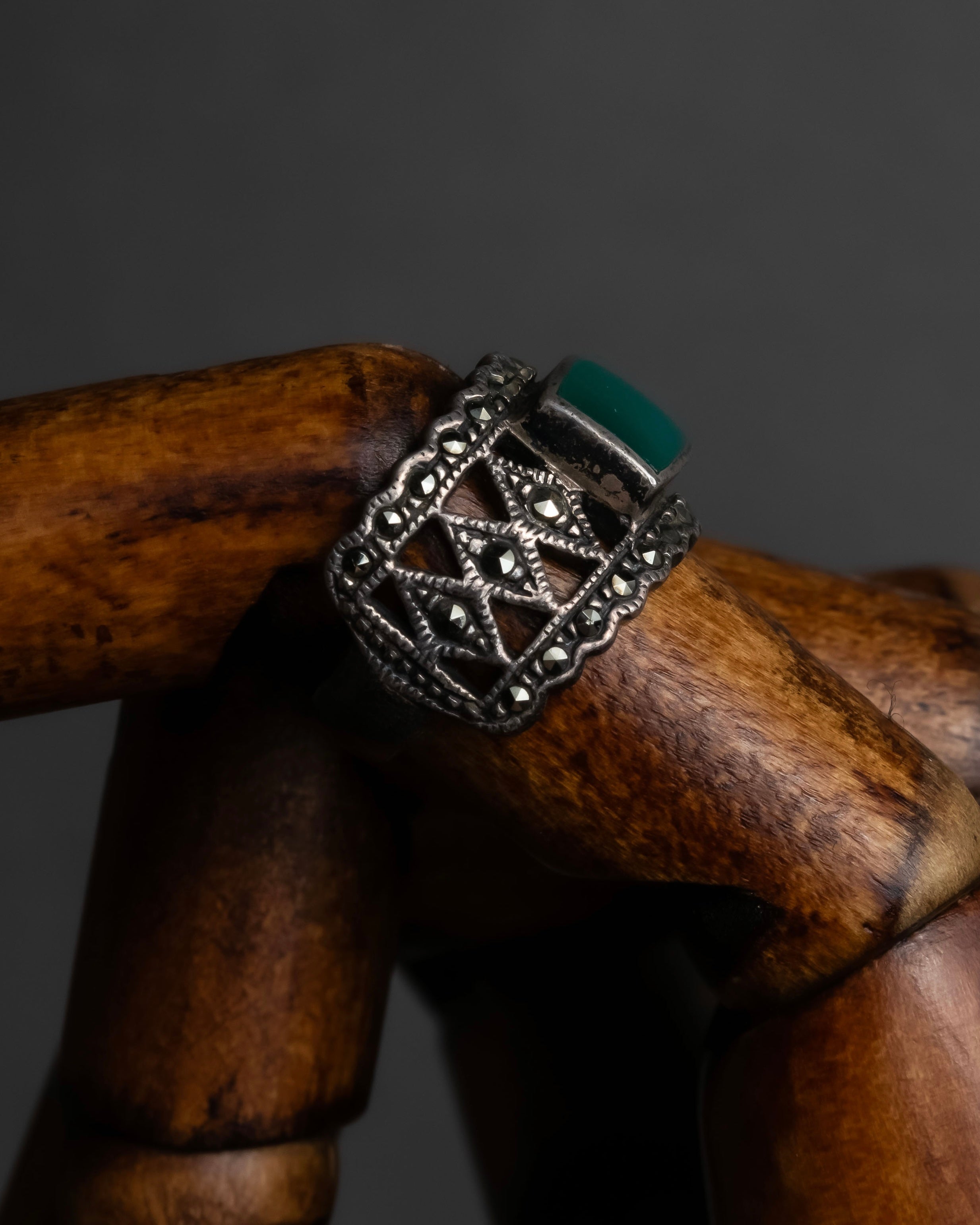 "Vintage green stone top silver ring"