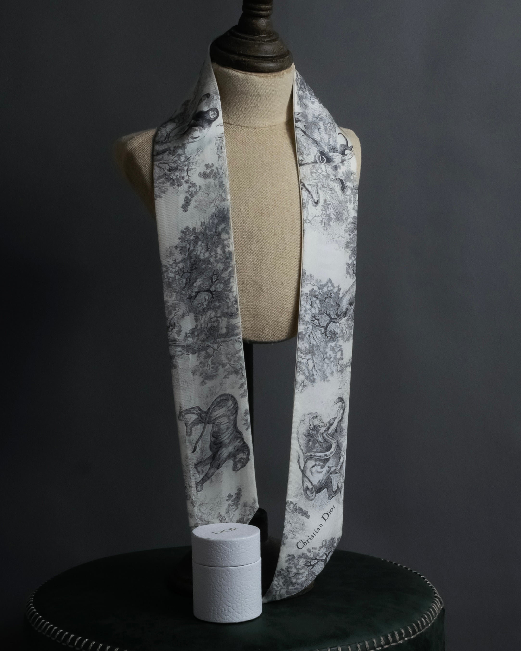 -MOOD Christmas Collection-
"Dior" Maria Grazia Chiuri Toile de Jouy motif silk scarf