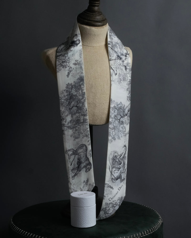 '-MOOD Christmas Collection-
"Dior" Maria Grazia Chiuri Toile de Jouy motif silk scarf