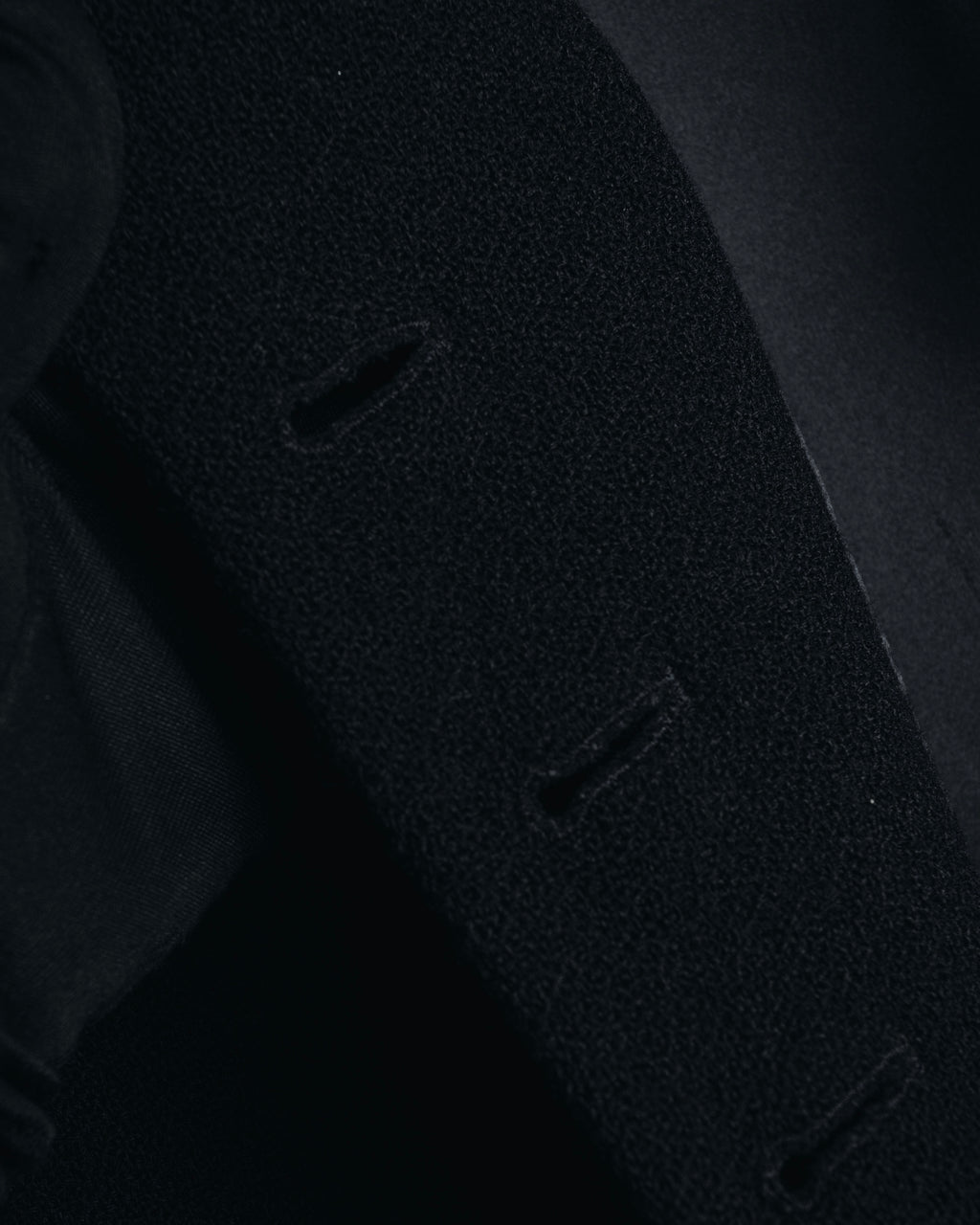 –SPECIAL– "CHANEL" 04SS sculpted princess-line wool crepe coat