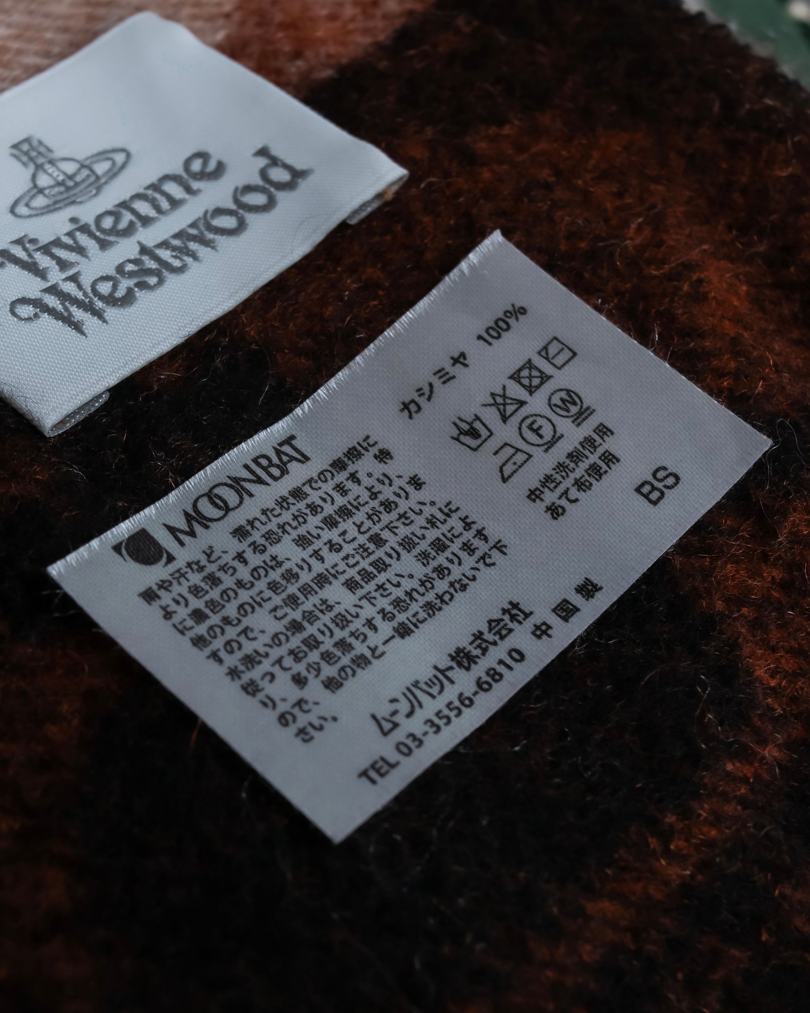 "Vivienne Westwood" Orb pattern fringe design 100% cashmere muffler