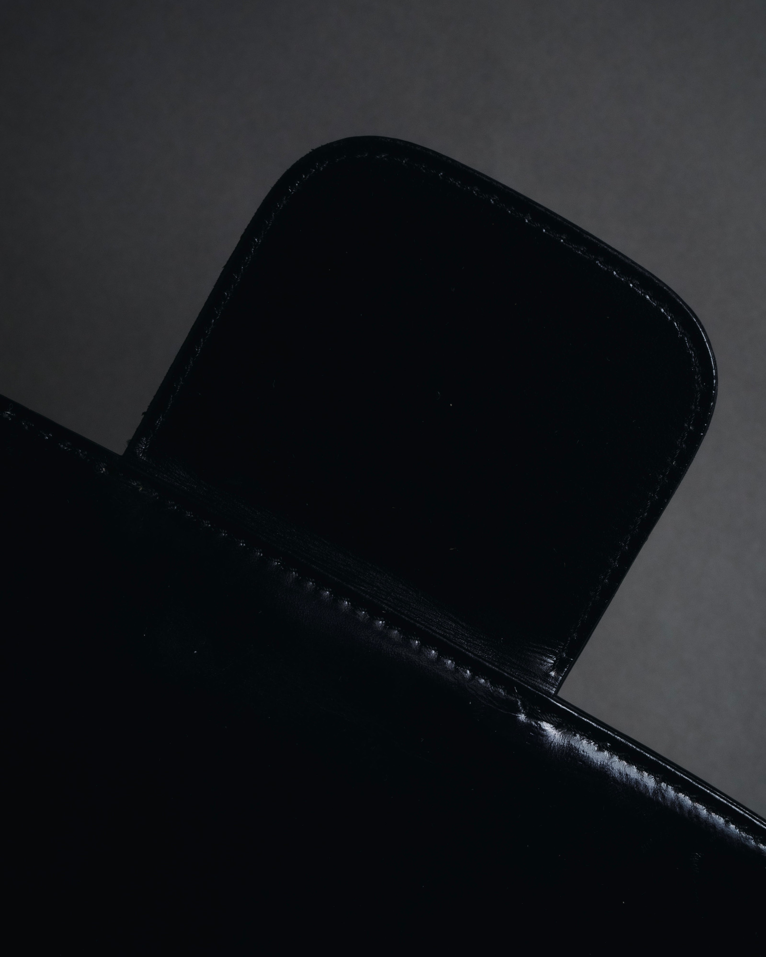 Bolso de cuero con diseño acolchado de diamantes de Yves Saint Laurent de los años 80-90