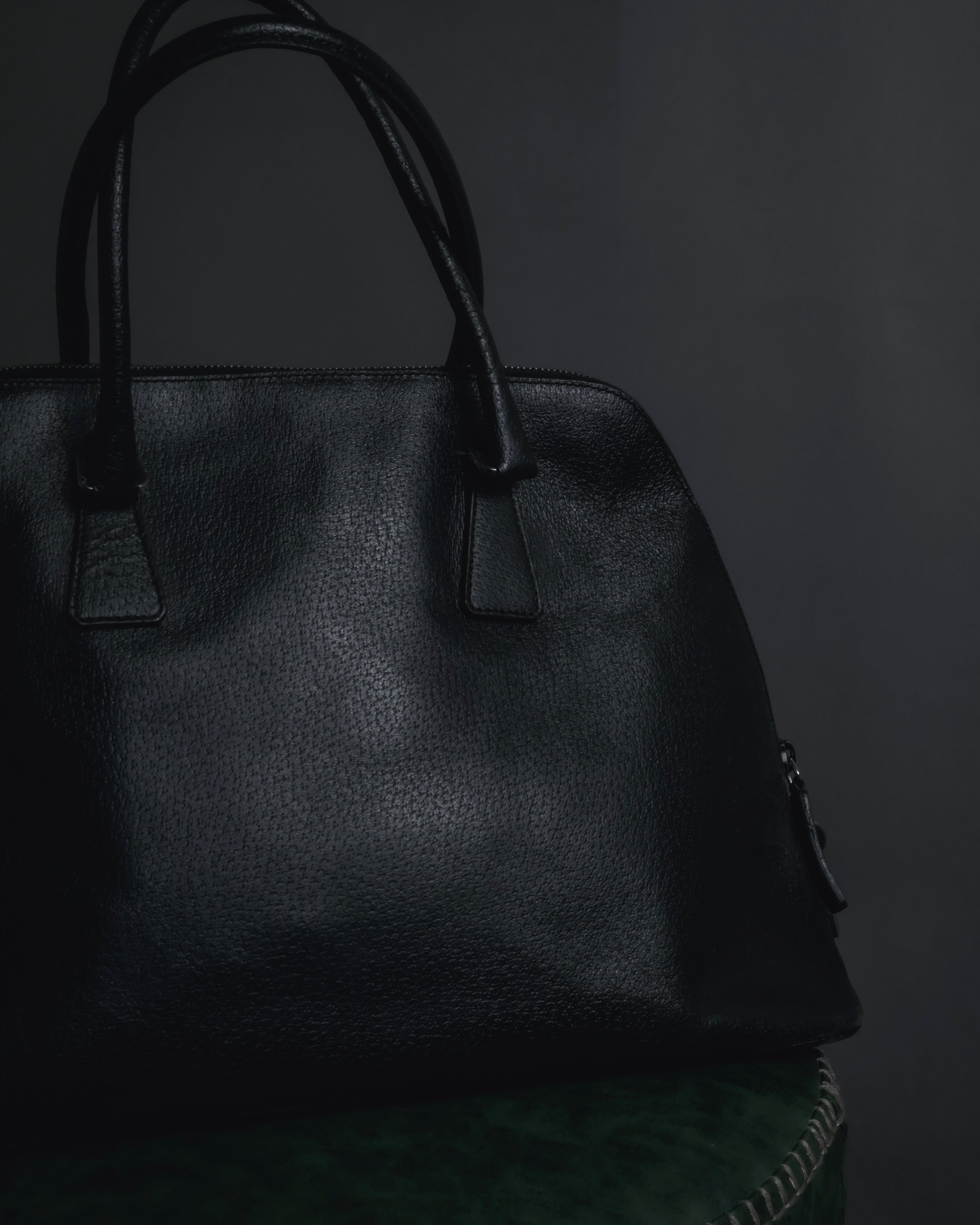 "PRADA" 90’s-00’s Vitello daino leather doctor bag