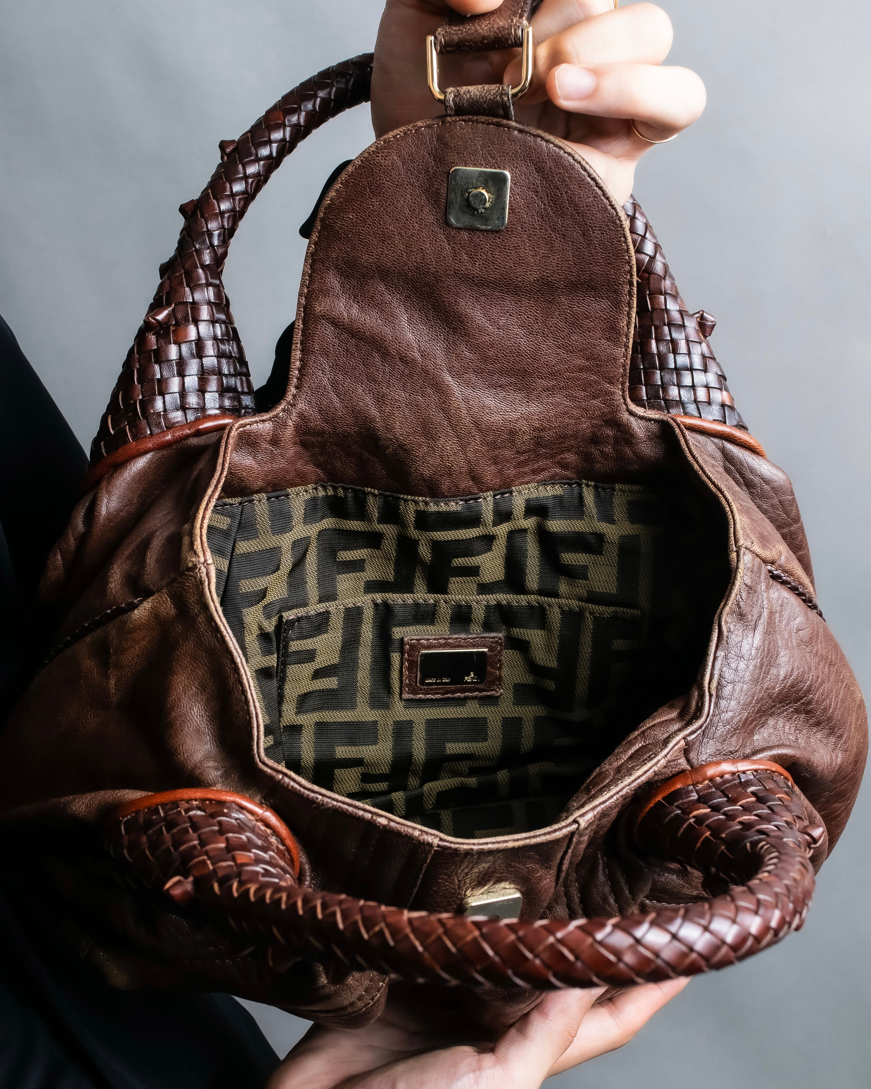 "FENDI" Brown color edition Spy bag