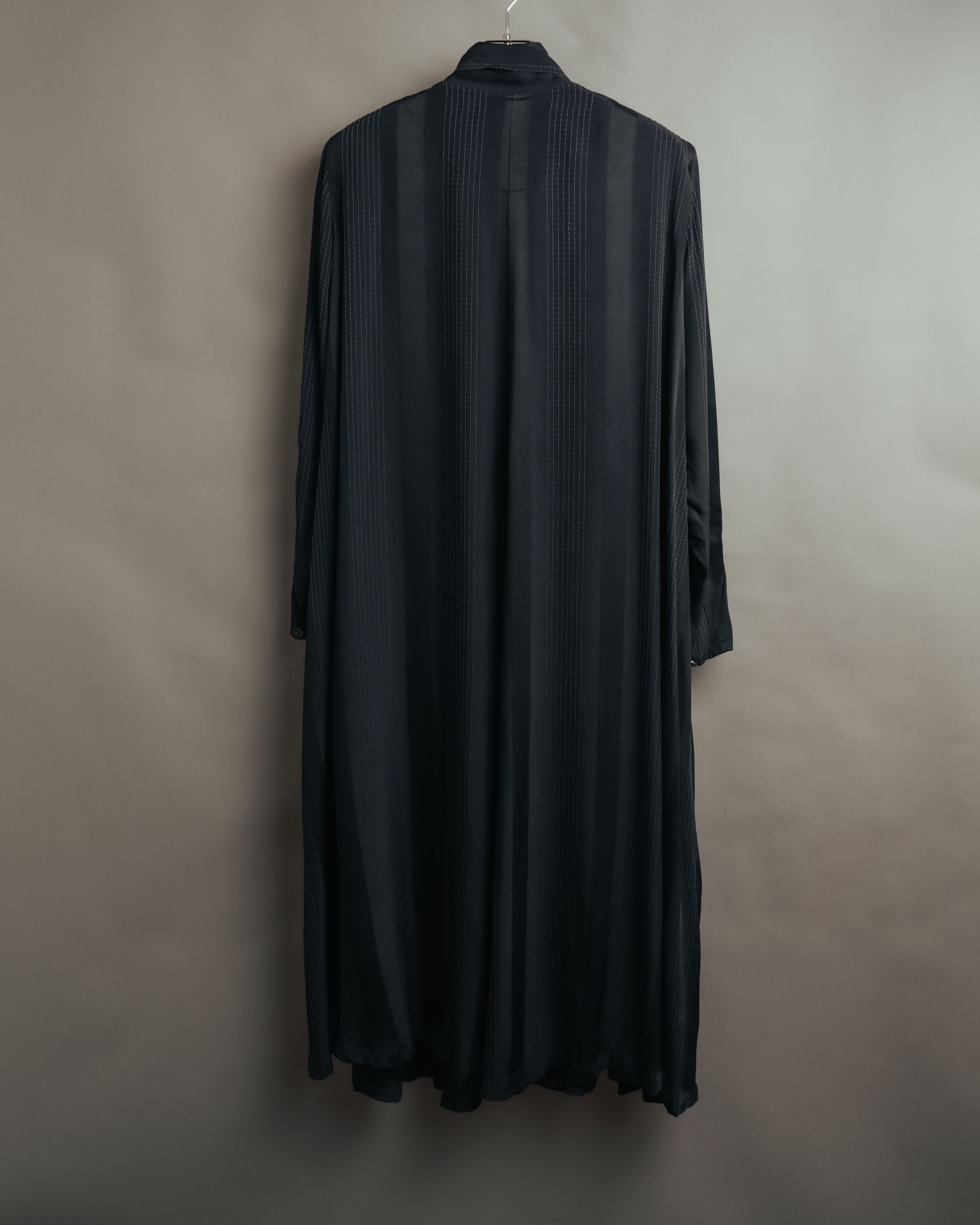 -MOOD Vintage Collections-
90’s Asymmetric stripe stitch long dress